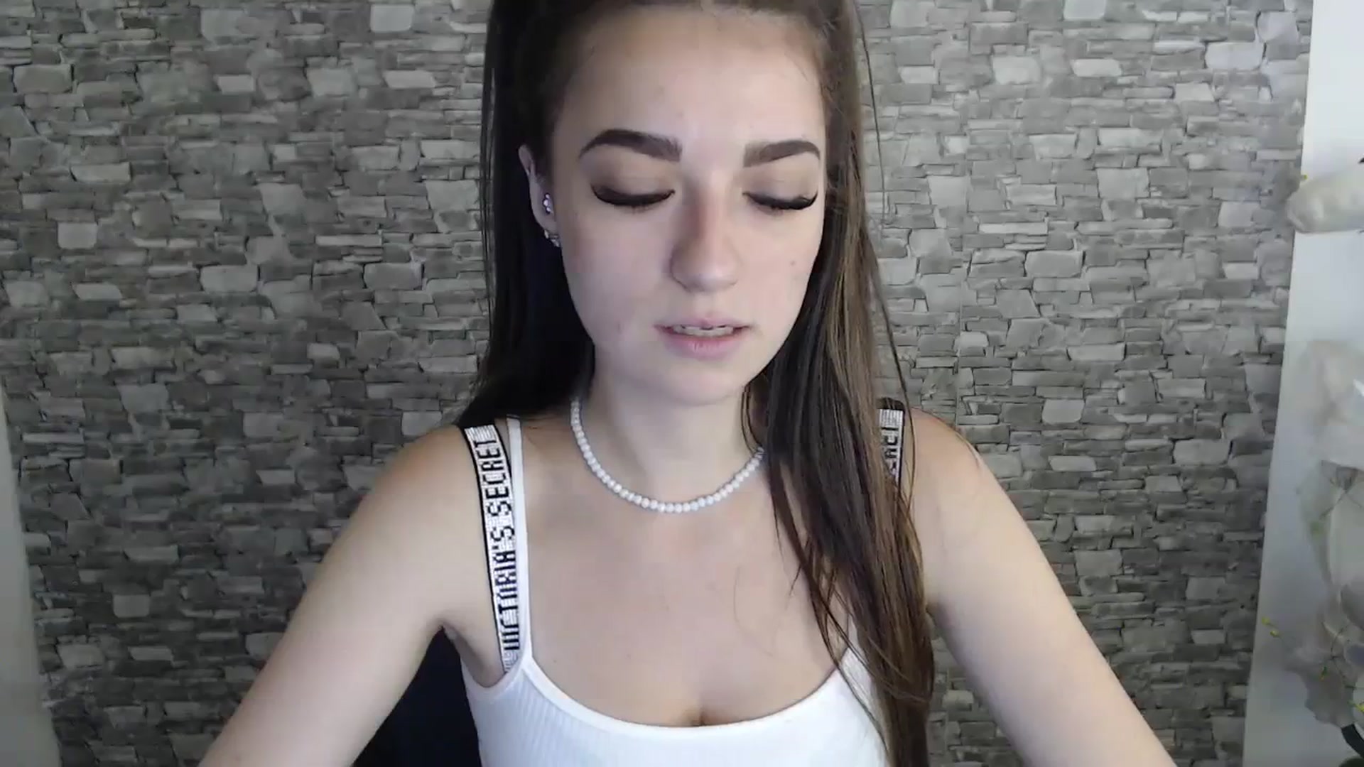 Gallery image thumbnail from Eva_Eldis's myfreecams stream on, 09/01/2023, 13:56 image 15 of 20