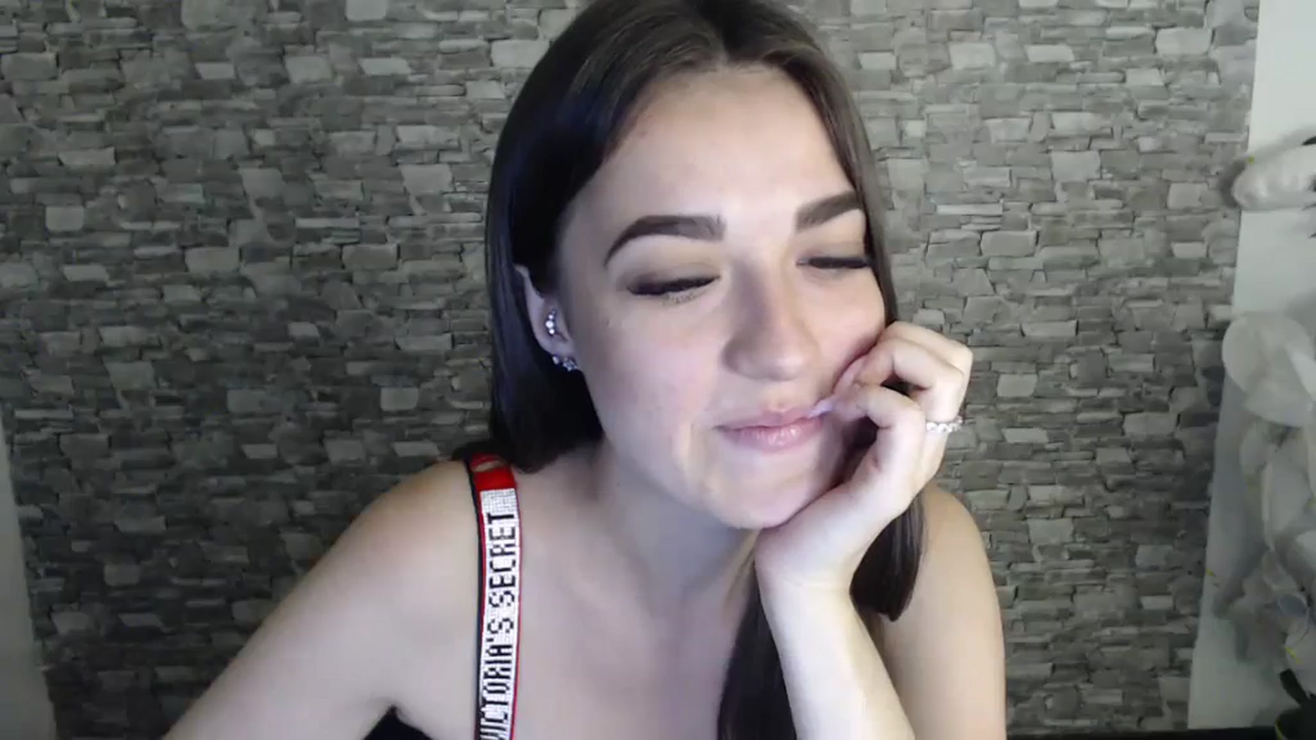 Gallery image thumbnail from Eva_Eldis's myfreecams stream on, 09/09/2023, 16:14 image 16 of 20
