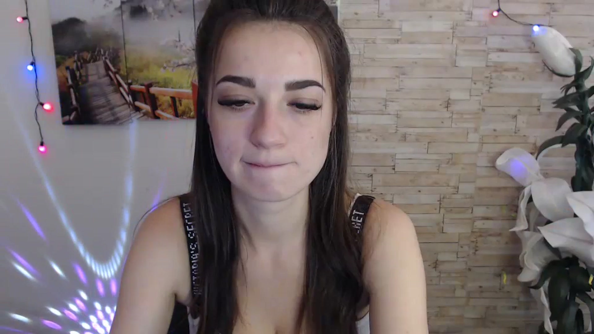 Gallery image thumbnail from Eva_Eldis's myfreecams stream on, 09/25/2023, 13:20 image 10 of 20