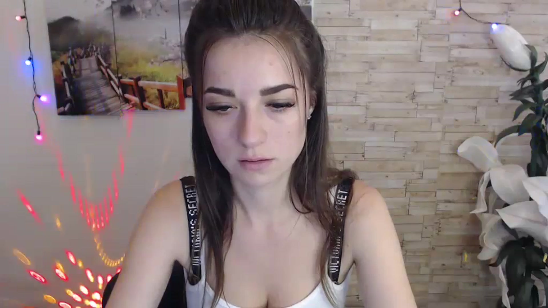 Gallery image thumbnail from Eva_Eldis's myfreecams stream on, 09/25/2023, 13:20 image 18 of 20