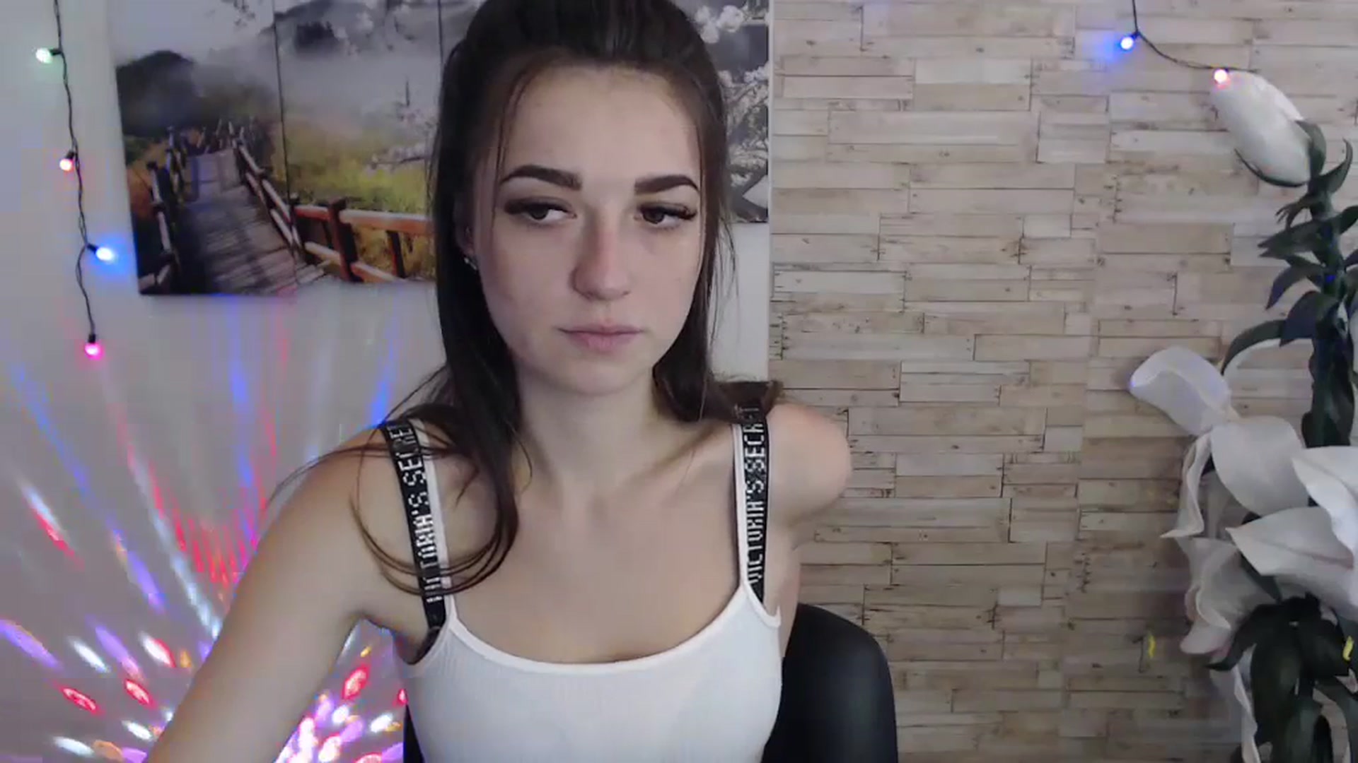 Gallery image thumbnail from Eva_Eldis's myfreecams stream on, 09/25/2023, 13:20 image 4 of 20