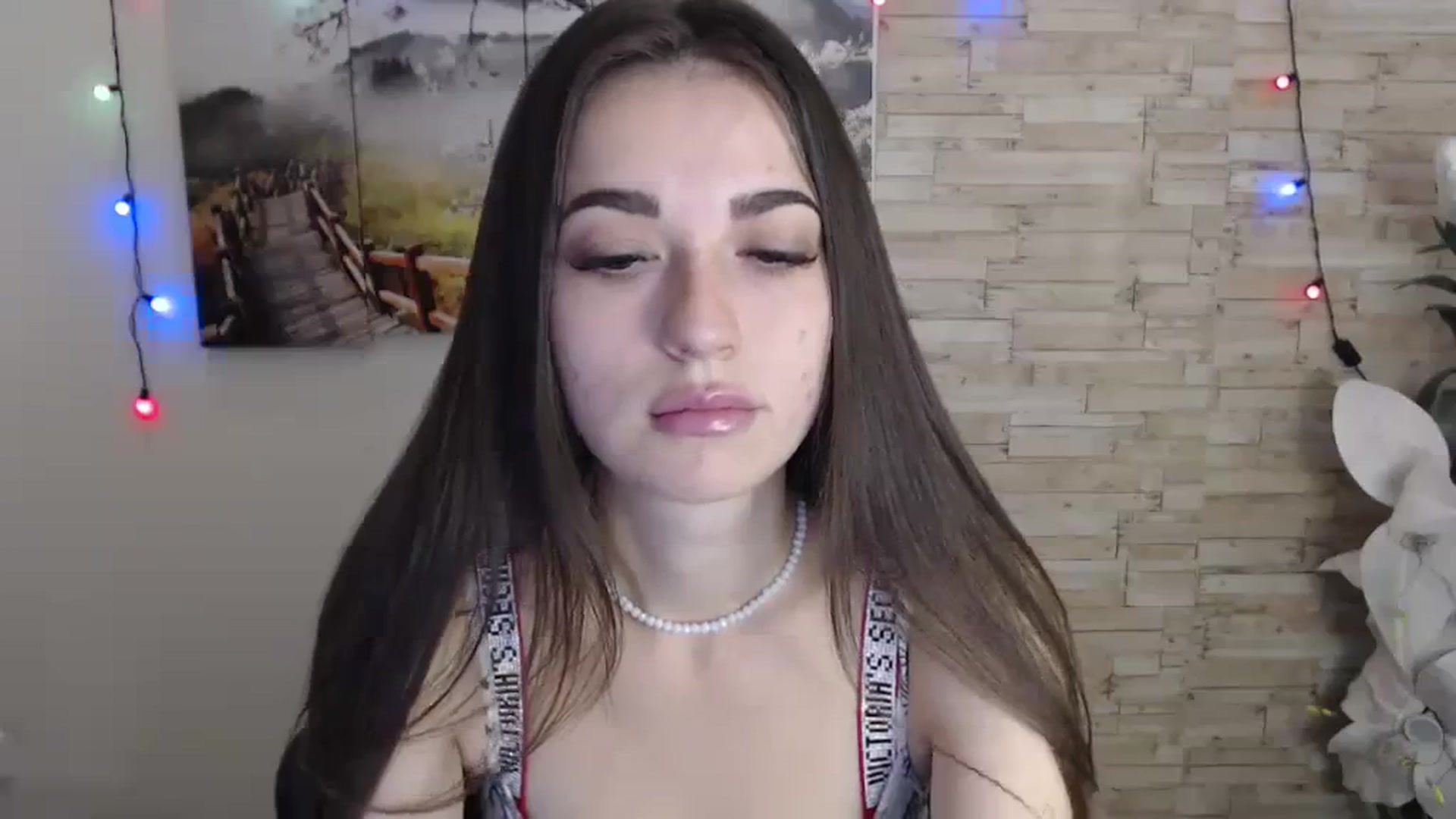 Gallery image thumbnail from Eva_Eldis's myfreecams stream on, 10/11/2023, 15:31 image 17 of 20