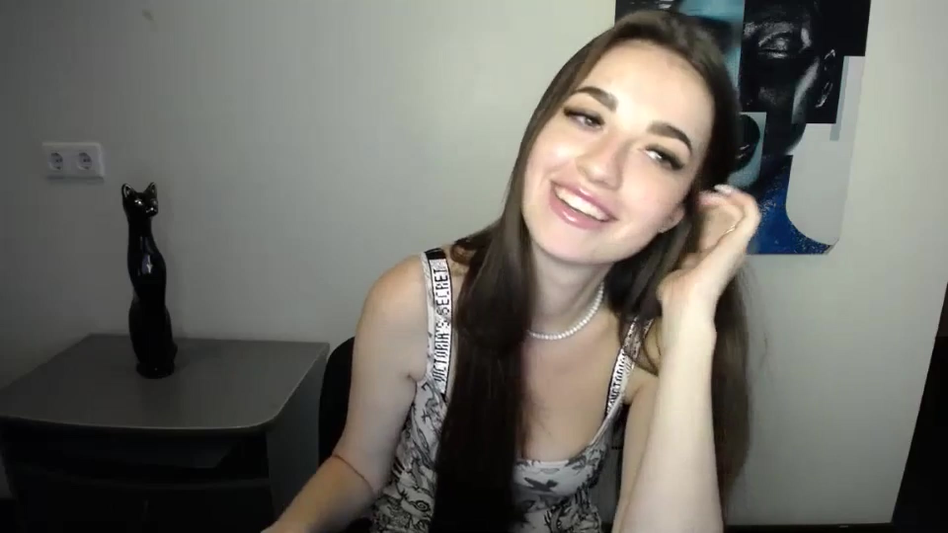 Gallery image thumbnail from Eva_Eldis's myfreecams stream on, 10/15/2023, 14:31 image 15 of 20