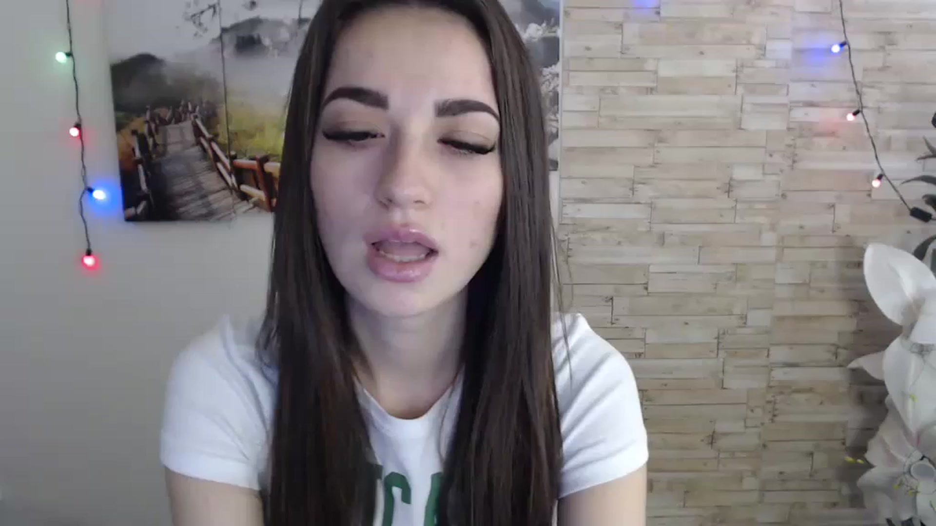Gallery image thumbnail from Eva_Eldis's myfreecams stream on, 10/19/2023, 12:33 image 19 of 20