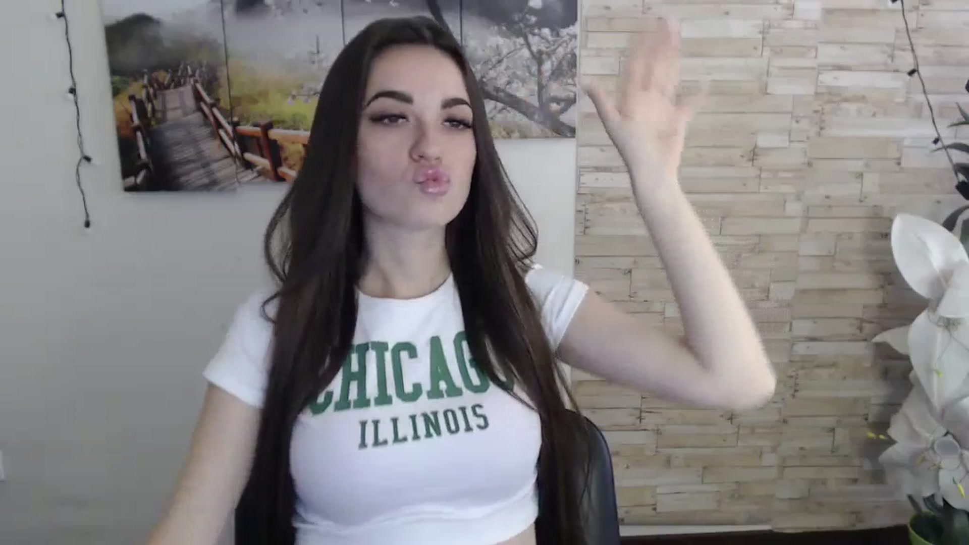 Gallery image thumbnail from Eva_Eldis's myfreecams stream on, 10/19/2023, 12:33 image 9 of 20