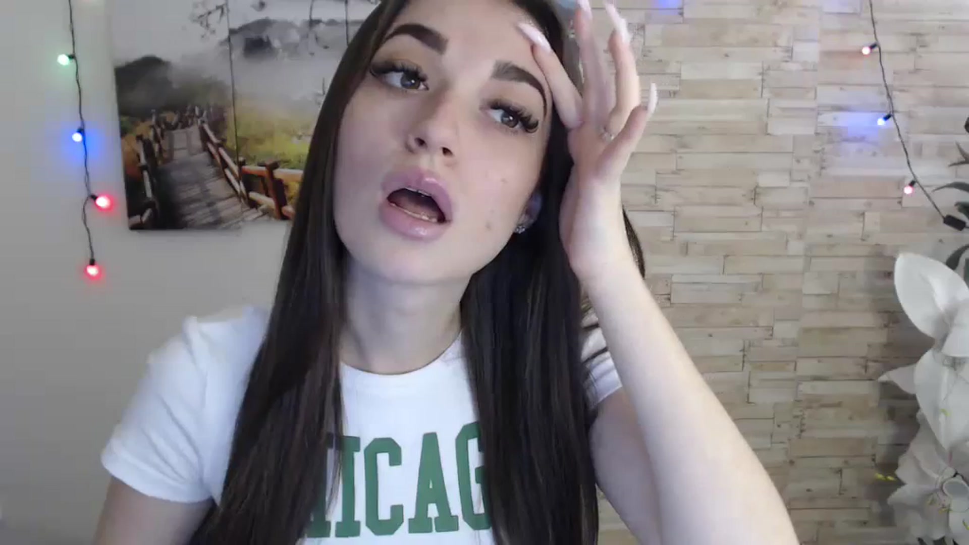 Gallery image thumbnail from Eva_Eldis's myfreecams stream on, 10/19/2023, 12:33 image 16 of 20