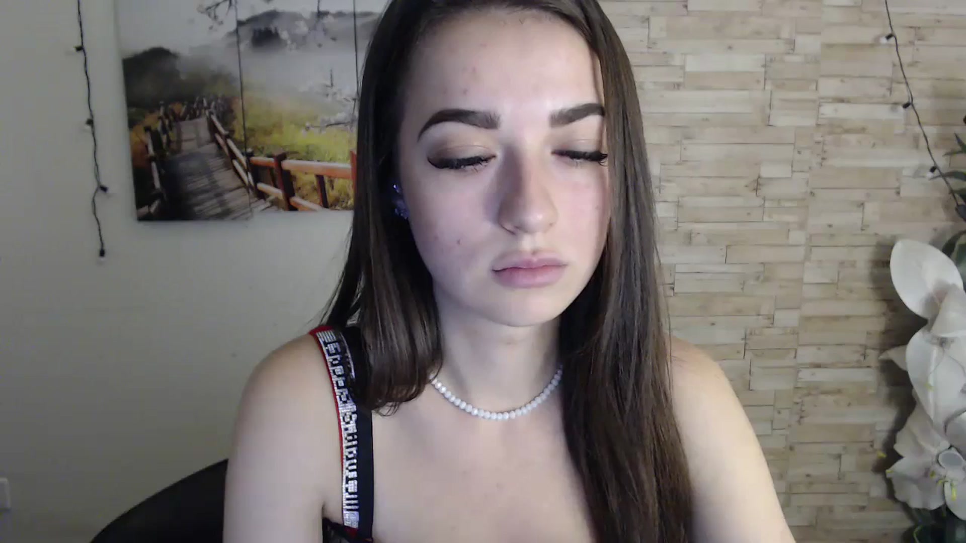 Gallery image thumbnail from Eva_Eldis's myfreecams stream on, 10/28/2023, 17:22 image 16 of 20