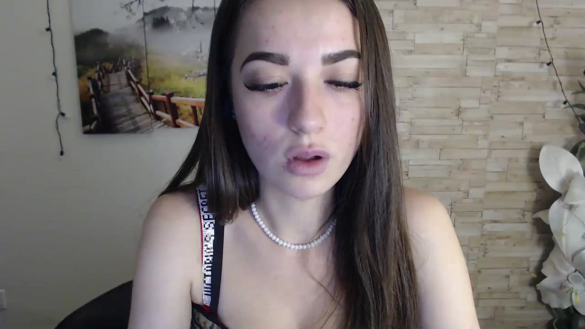 Gallery image thumbnail from Eva_Eldis's myfreecams stream on, 10/28/2023, 17:22 image 15 of 20