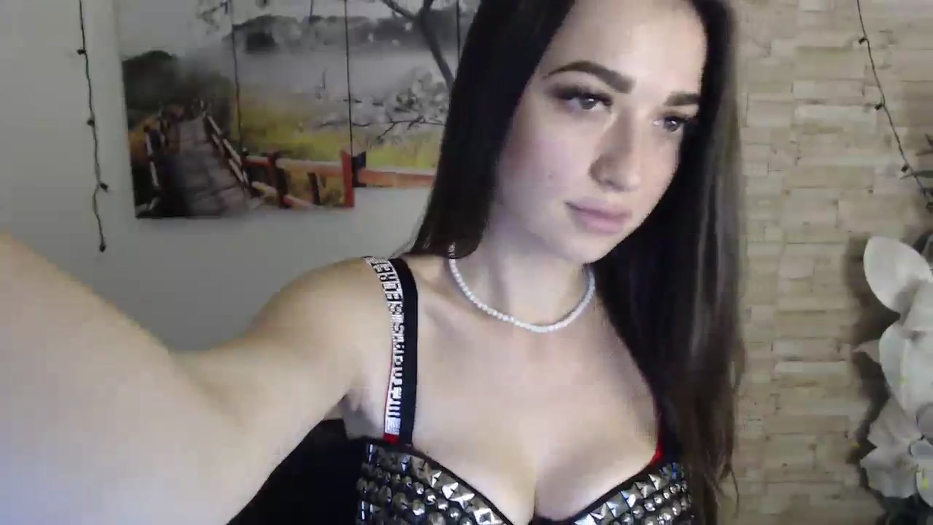 Gallery image thumbnail from Eva_Eldis's myfreecams stream on, 10/28/2023, 17:22 image 12 of 20