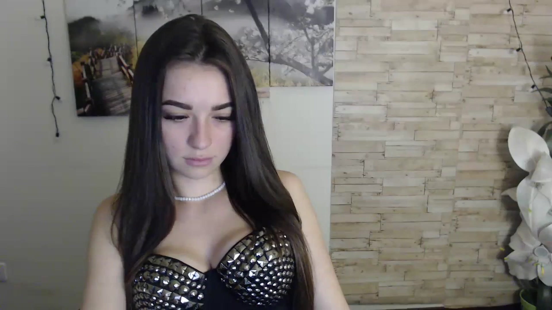 Gallery image thumbnail from Eva_Eldis's myfreecams stream on, 10/28/2023, 17:22 image 8 of 20