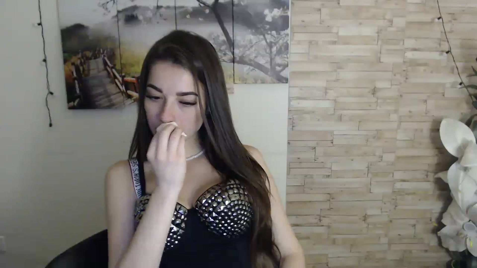 Gallery image thumbnail from Eva_Eldis's myfreecams stream on, 10/28/2023, 17:22 image 18 of 20