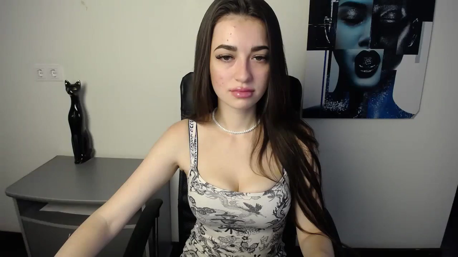 Gallery image thumbnail from Eva_Eldis's myfreecams stream on, 10/31/2023, 08:57 image 8 of 20