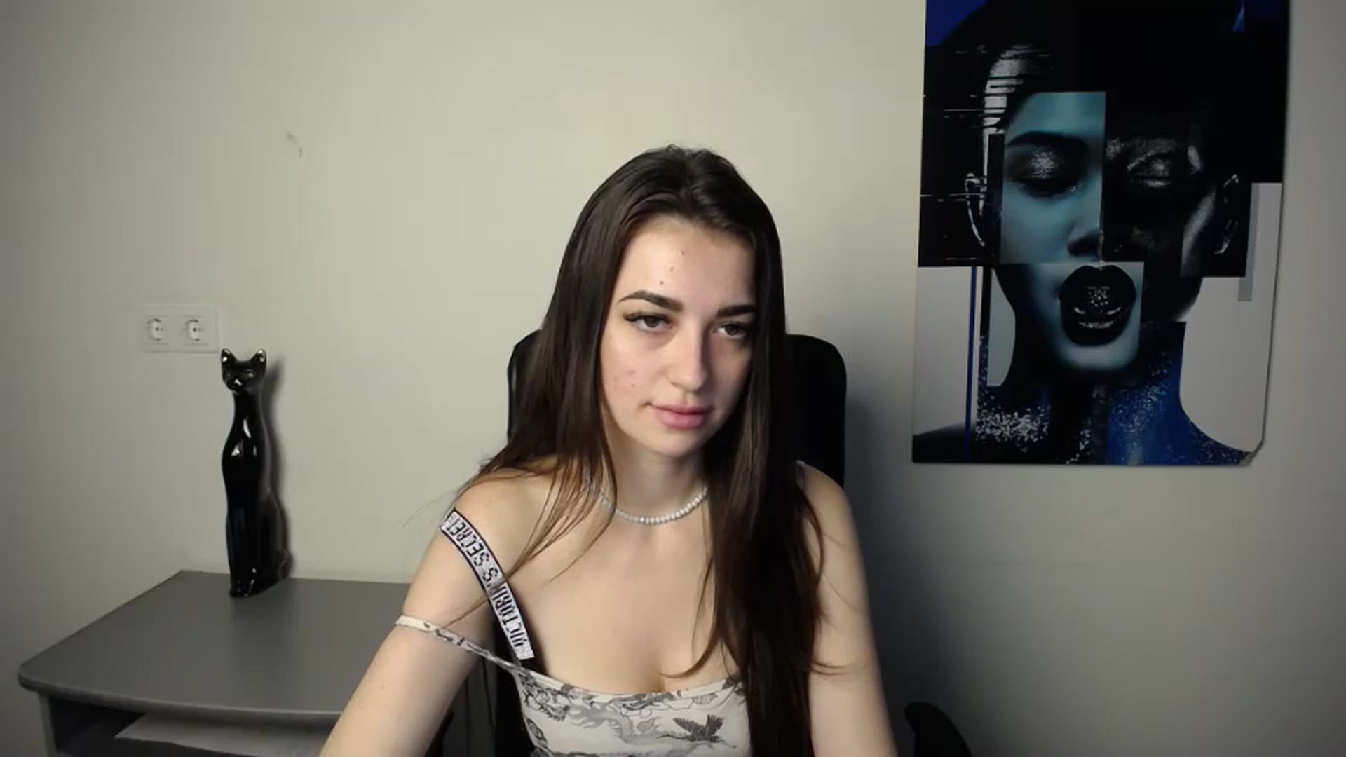 Gallery image thumbnail from Eva_Eldis's myfreecams stream on, 10/31/2023, 13:54 image 17 of 20