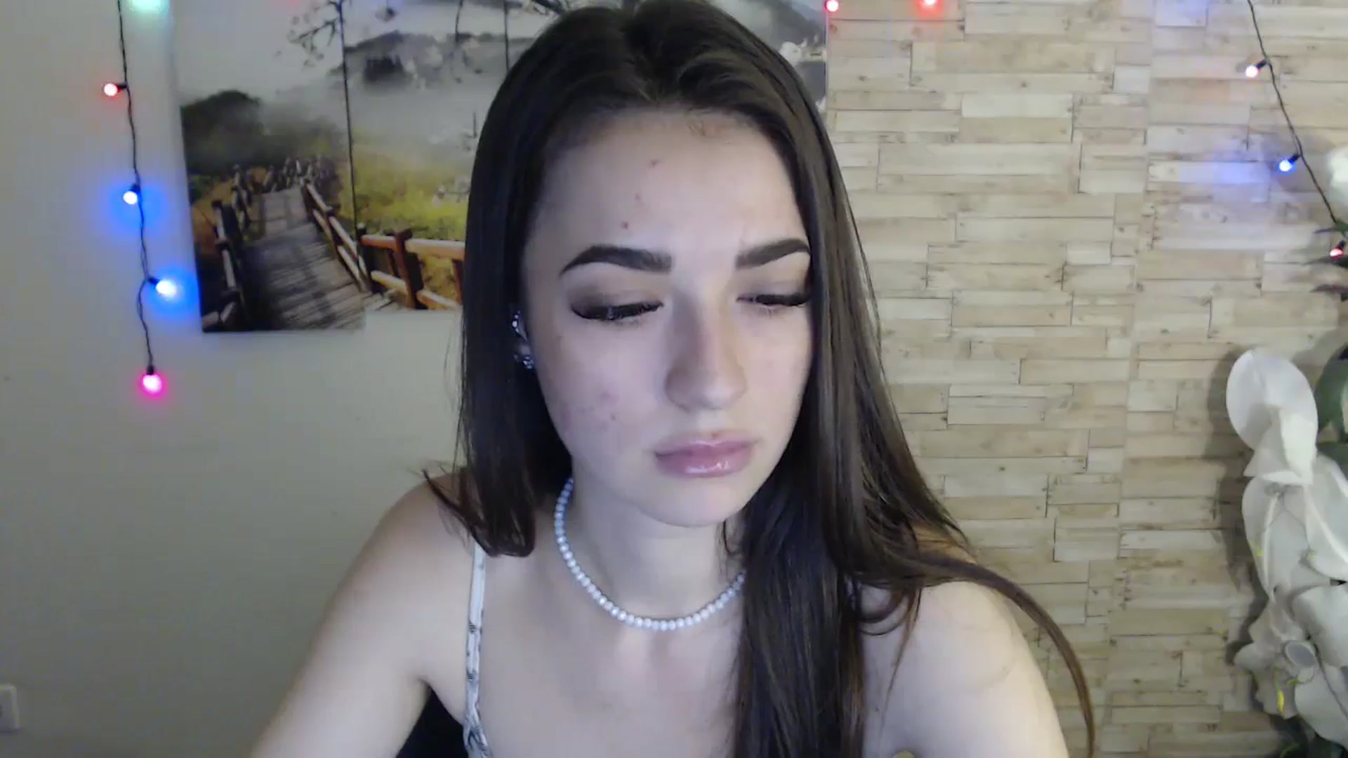 Gallery image thumbnail from Eva_Eldis's myfreecams stream on, 10/31/2023, 15:25 image 8 of 20