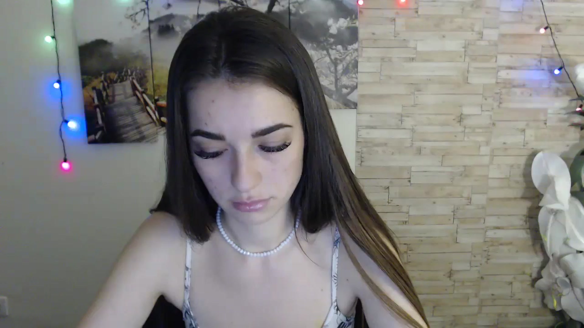 Gallery image thumbnail from Eva_Eldis's myfreecams stream on, 10/31/2023, 15:25 image 16 of 20