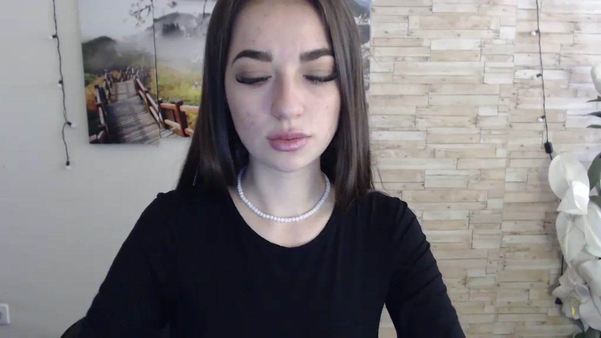 Gallery image thumbnail from Eva_Eldis's myfreecams stream on, 11/02/2023, 12:42 image 6 of 20