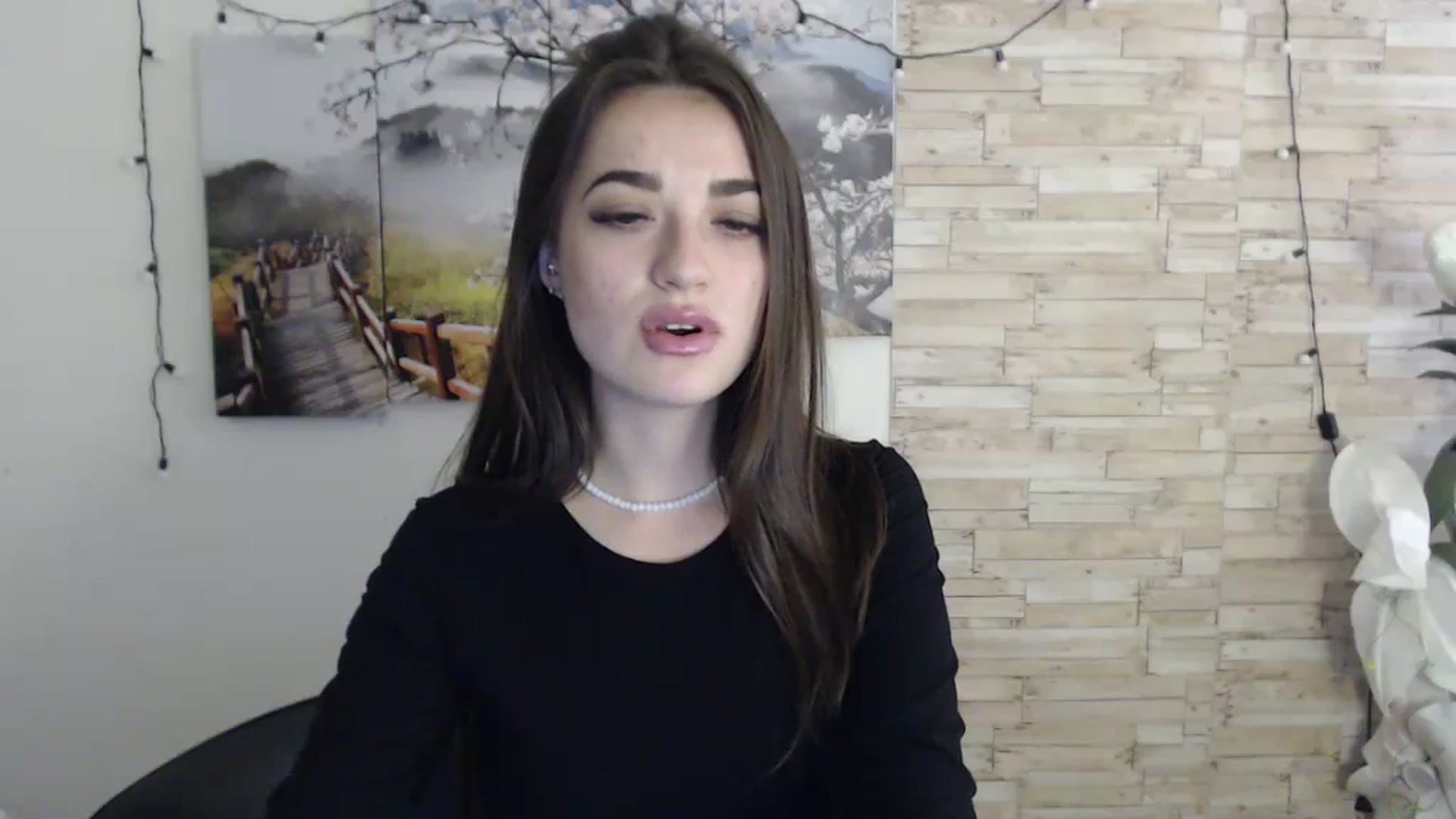 Gallery image thumbnail from Eva_Eldis's myfreecams stream on, 11/02/2023, 12:42 image 16 of 20