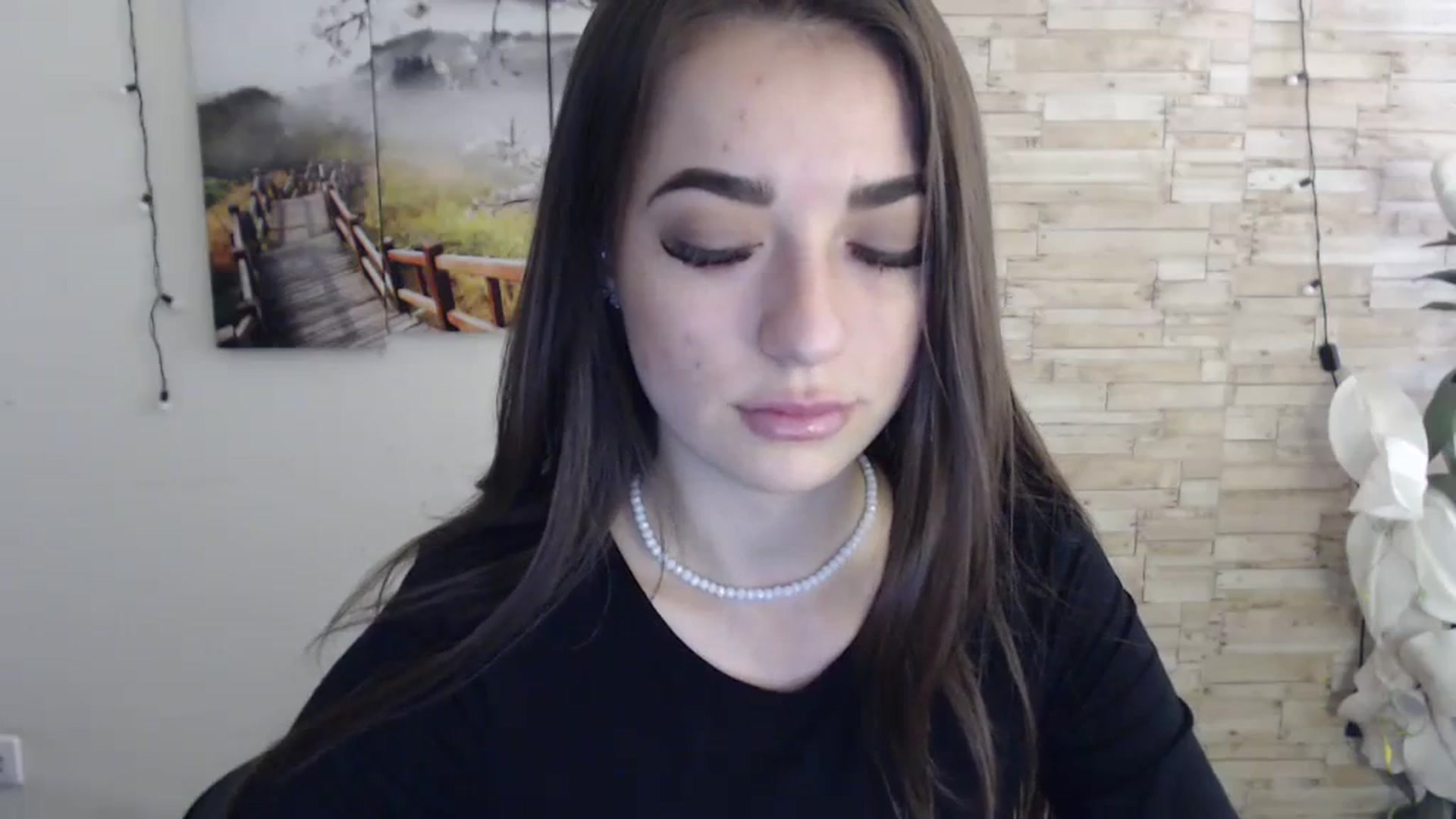 Gallery image thumbnail from Eva_Eldis's myfreecams stream on, 11/02/2023, 12:42 image 10 of 20