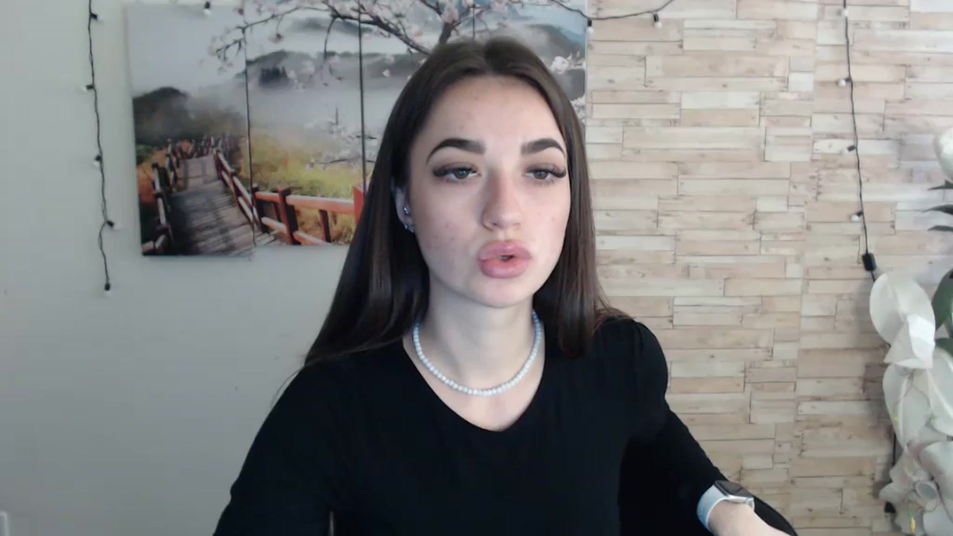Gallery image thumbnail from Eva_Eldis's myfreecams stream on, 11/02/2023, 12:42 image 1 of 20