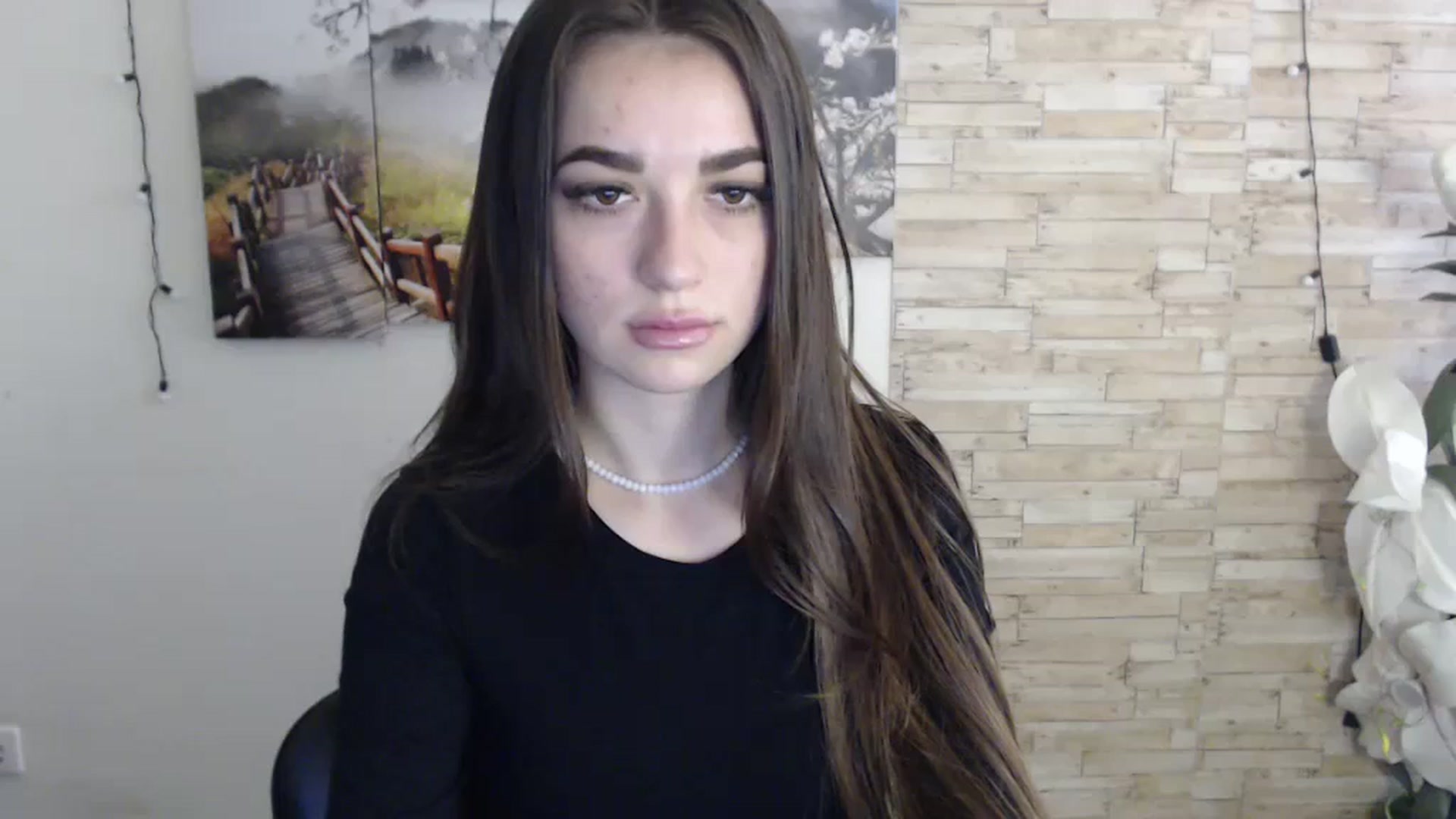Gallery image thumbnail from Eva_Eldis's myfreecams stream on, 11/02/2023, 12:42 image 19 of 20
