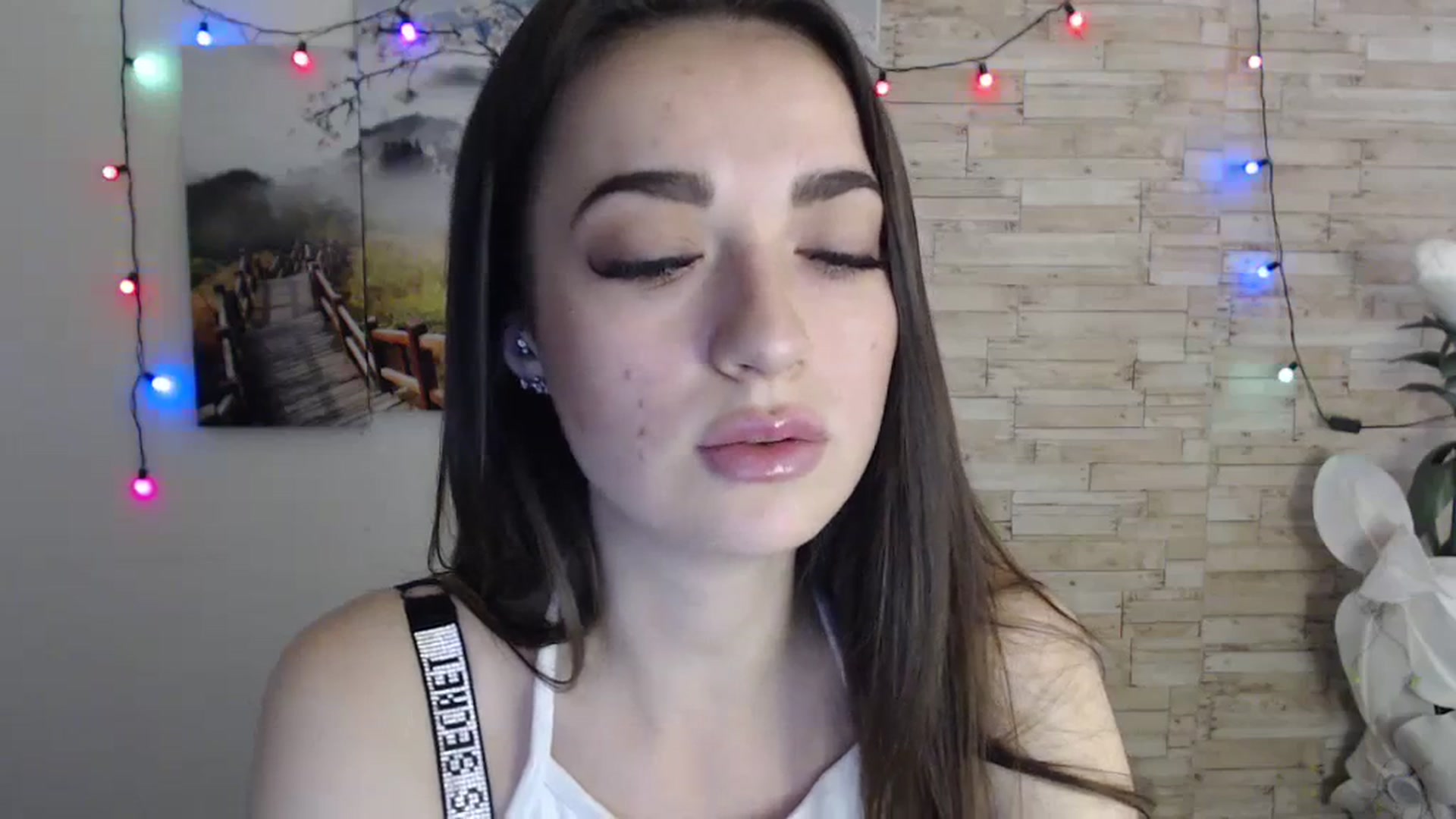 Gallery image thumbnail from Eva_Eldis's myfreecams stream on, 11/06/2023, 13:33 image 17 of 20