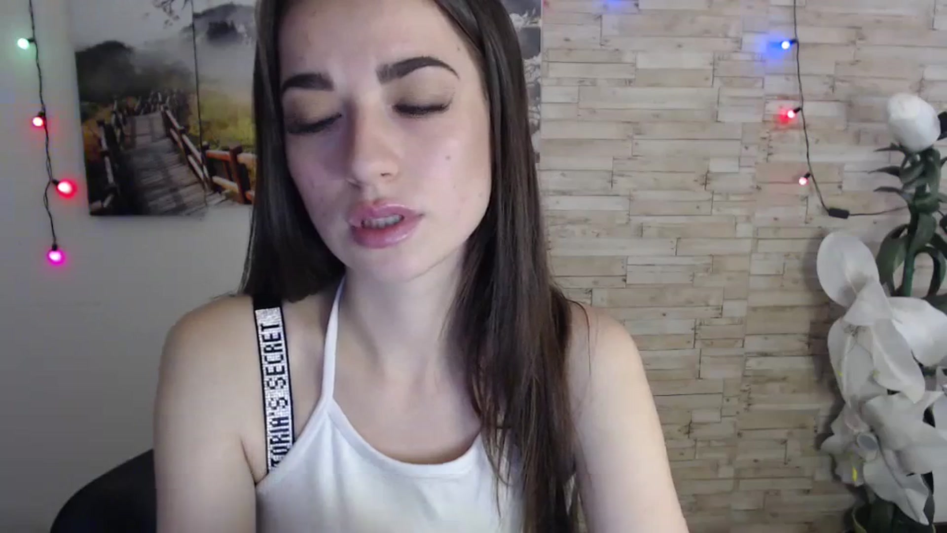 Gallery image thumbnail from Eva_Eldis's myfreecams stream on, 11/06/2023, 13:33 image 10 of 20