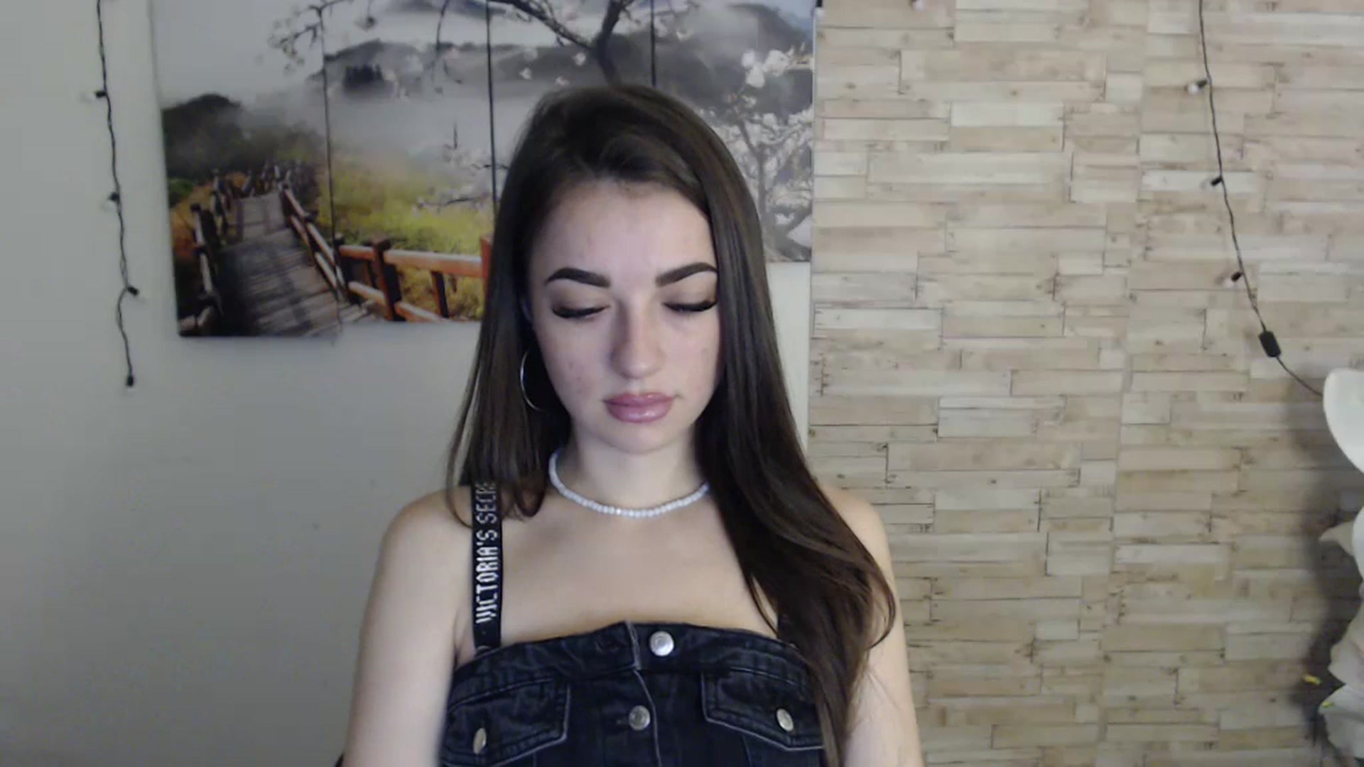 Gallery image thumbnail from Eva_Eldis's myfreecams stream on, 11/11/2023, 14:13 image 16 of 20