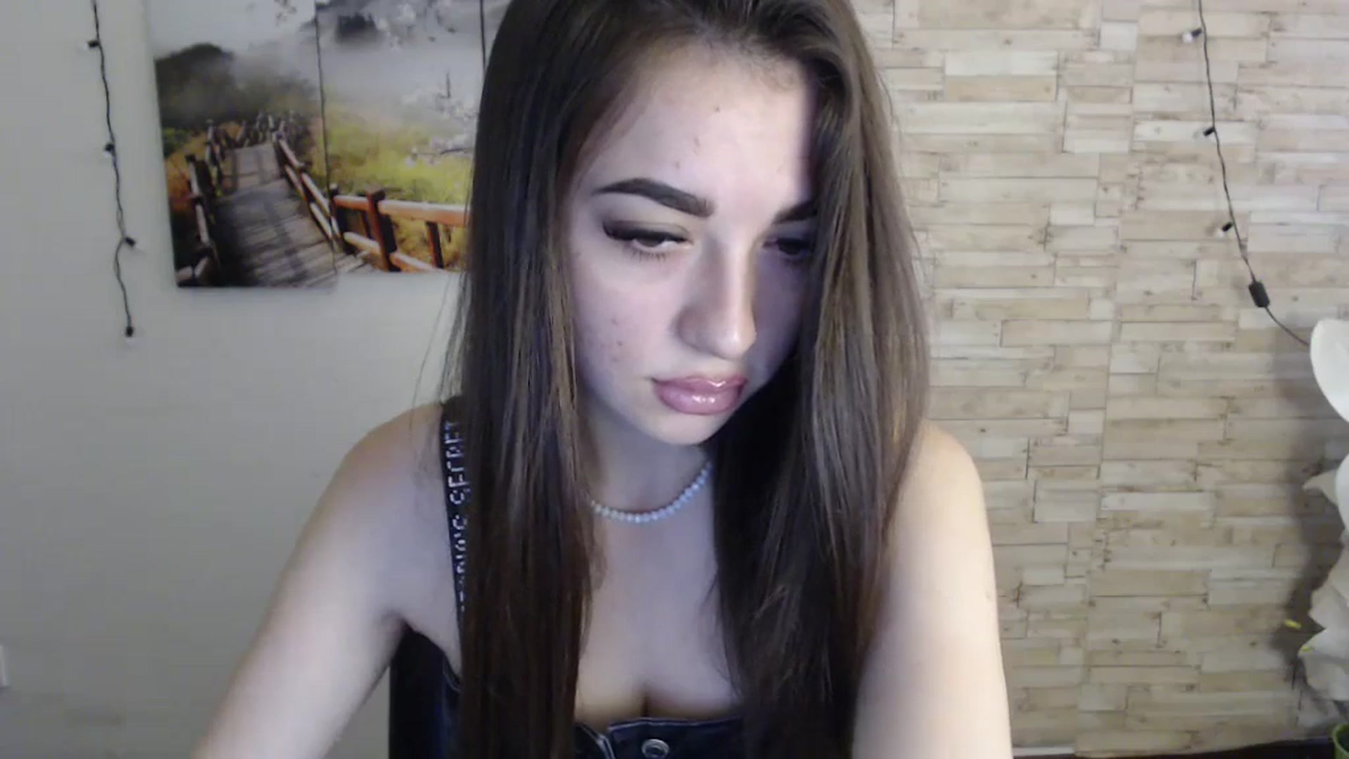 Gallery image thumbnail from Eva_Eldis's myfreecams stream on, 11/11/2023, 14:13 image 7 of 20
