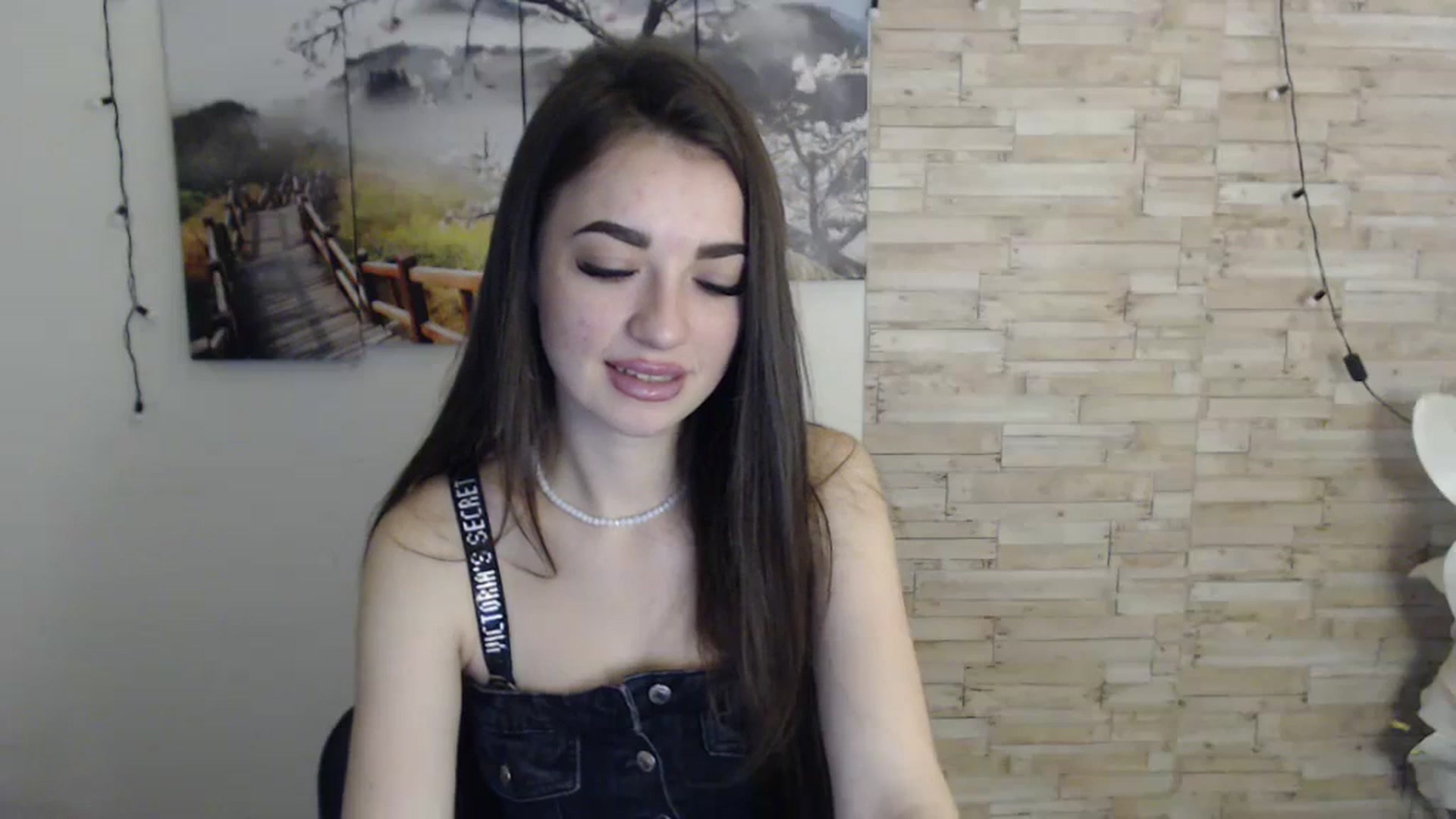 Gallery image thumbnail from Eva_Eldis's myfreecams stream on, 11/11/2023, 14:13 image 18 of 20