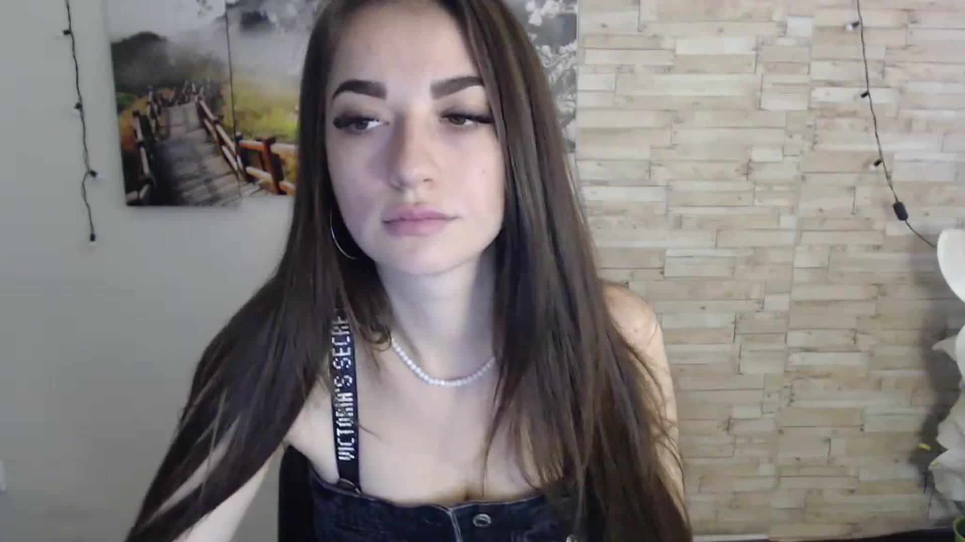 Gallery image thumbnail from Eva_Eldis's myfreecams stream on, 11/11/2023, 14:13 image 5 of 20