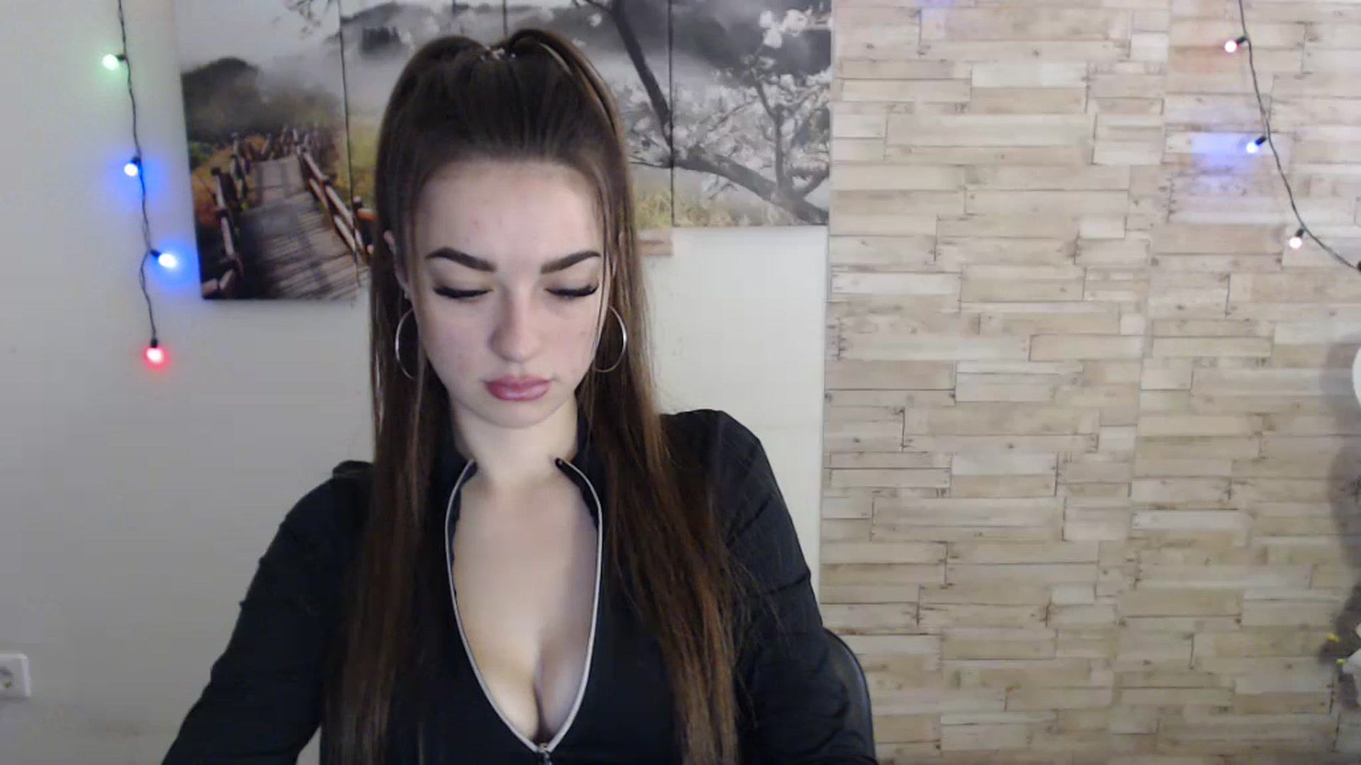 Gallery image thumbnail from Eva_Eldis's myfreecams stream on, 11/13/2023, 12:33 image 5 of 20