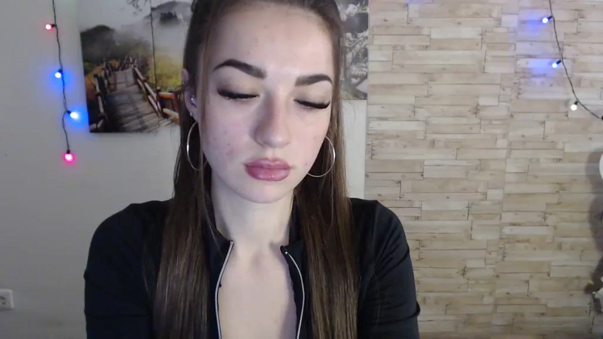 Gallery image thumbnail from Eva_Eldis's myfreecams stream on, 11/13/2023, 12:33 image 10 of 20
