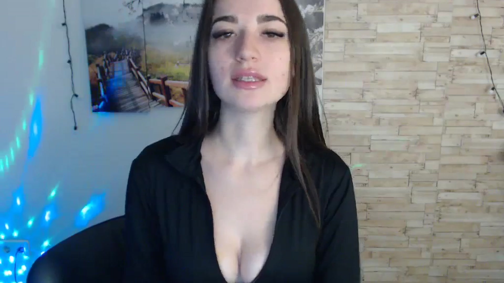 Gallery image thumbnail from Eva_Eldis's myfreecams stream on, 11/21/2023, 14:44 image 16 of 20