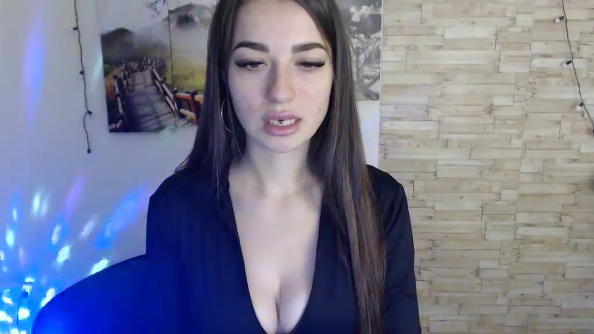Gallery image thumbnail from Eva_Eldis's myfreecams stream on, 11/21/2023, 14:44 image 18 of 20