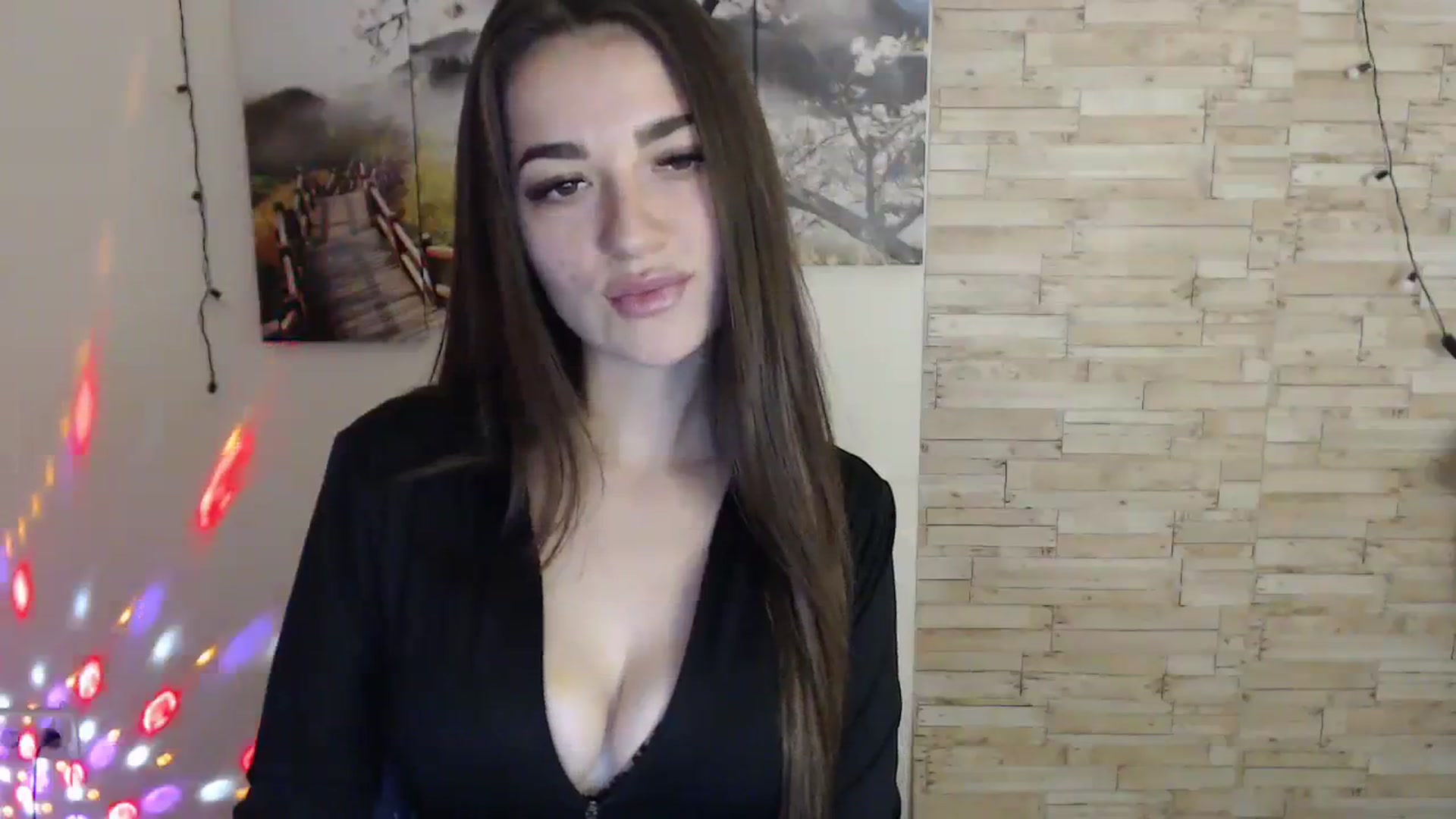 Gallery image thumbnail from Eva_Eldis's myfreecams stream on, 11/21/2023, 16:22 image 18 of 20