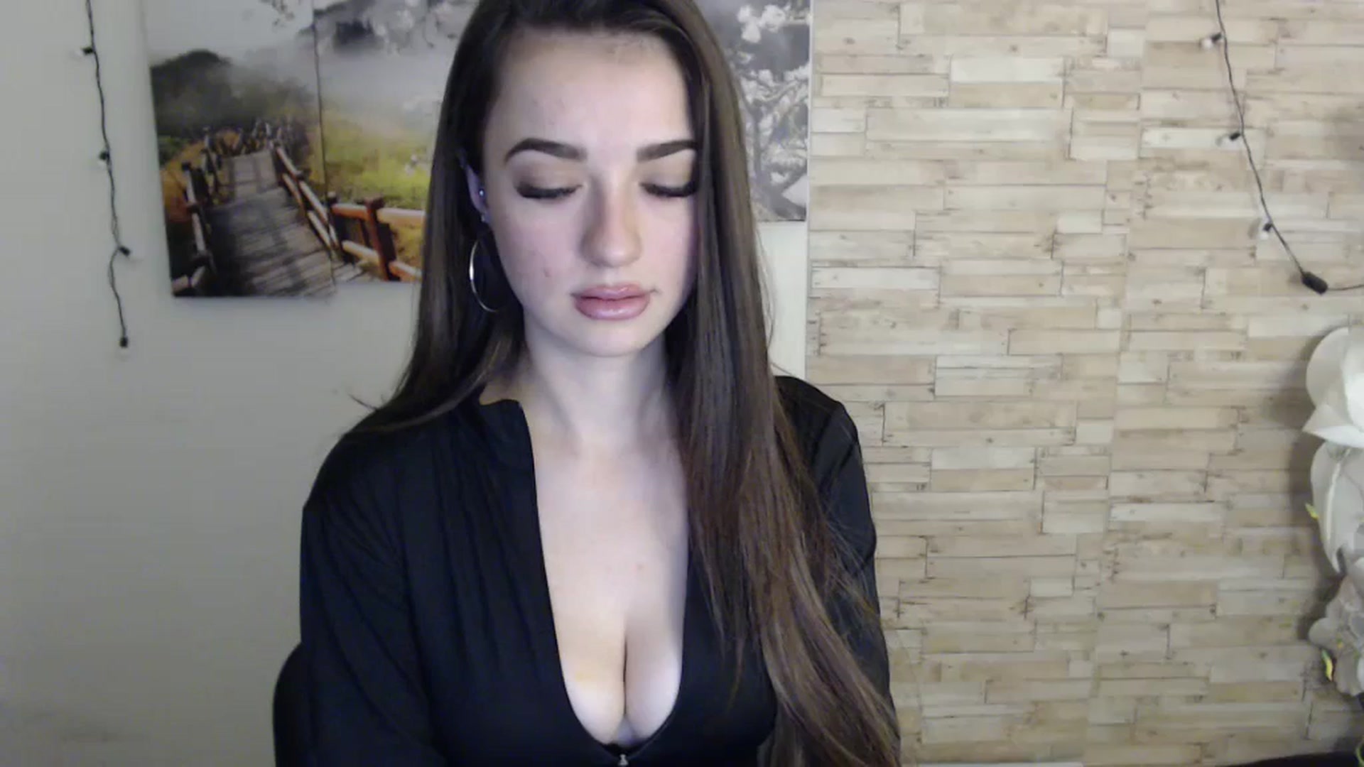 Gallery image thumbnail from Eva_Eldis's myfreecams stream on, 11/22/2023, 14:22 image 13 of 20