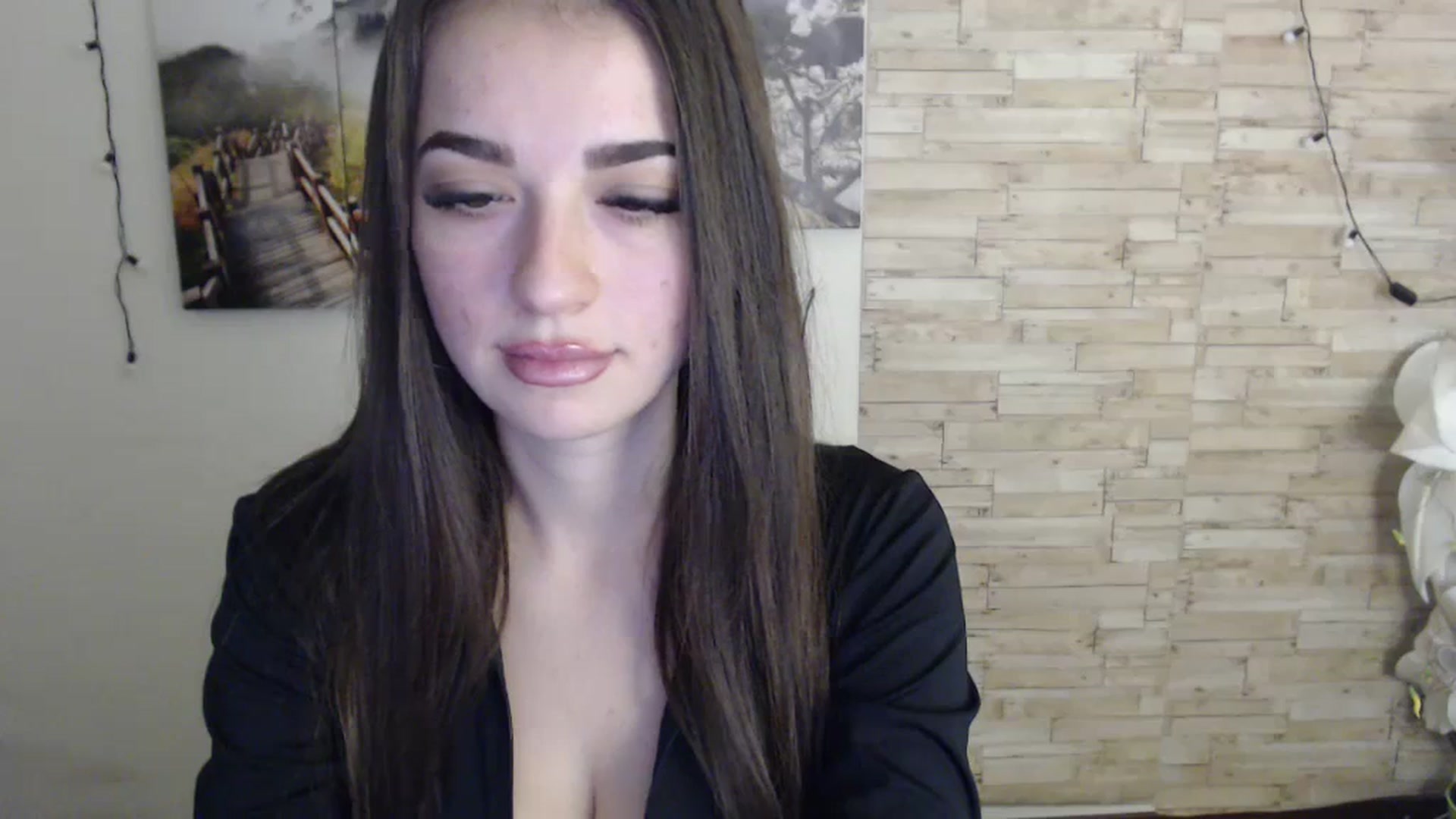 Gallery image thumbnail from Eva_Eldis's myfreecams stream on, 11/22/2023, 14:22 image 2 of 20