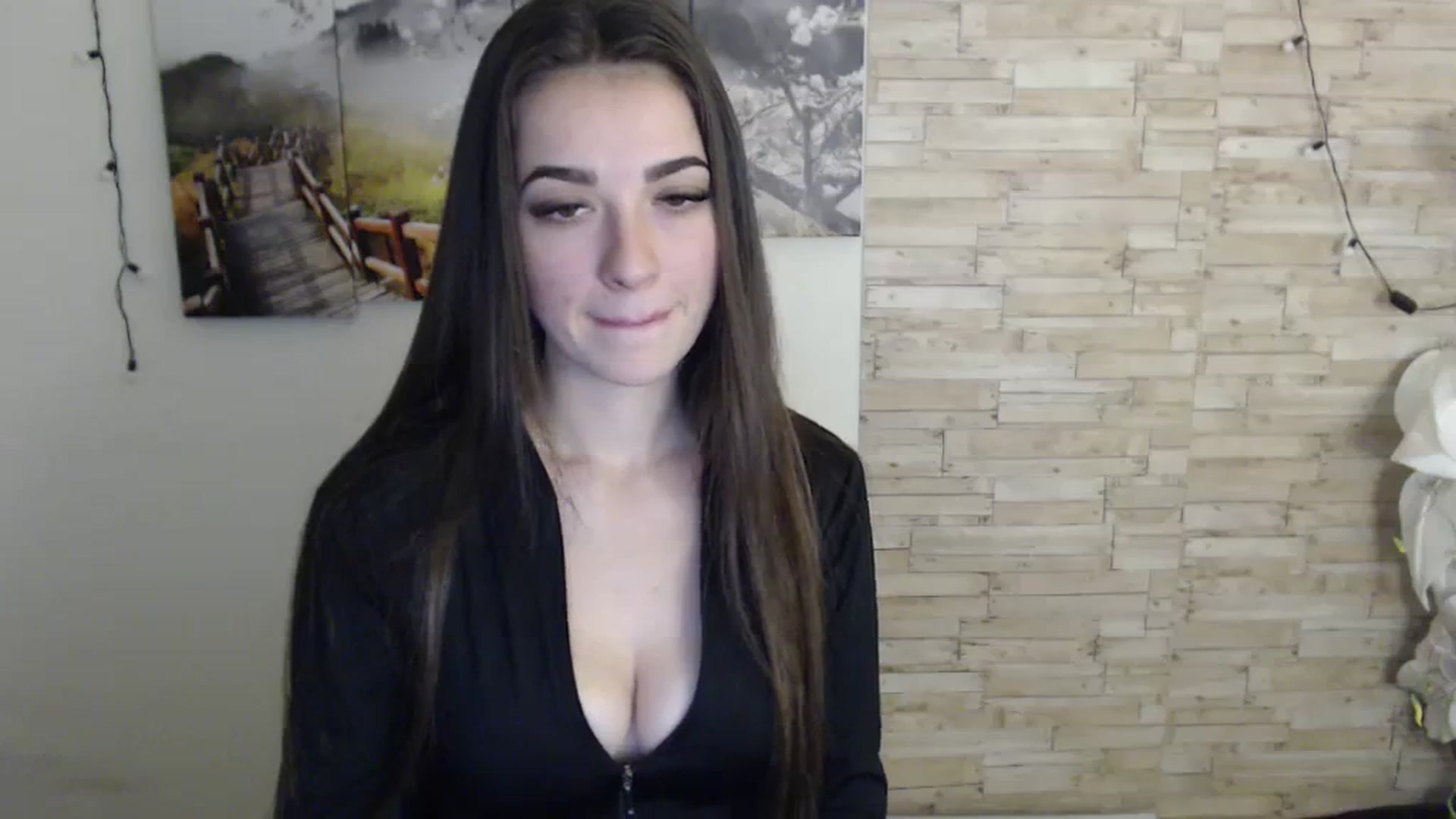 Gallery image thumbnail from Eva_Eldis's myfreecams stream on, 11/22/2023, 14:22 image 16 of 20