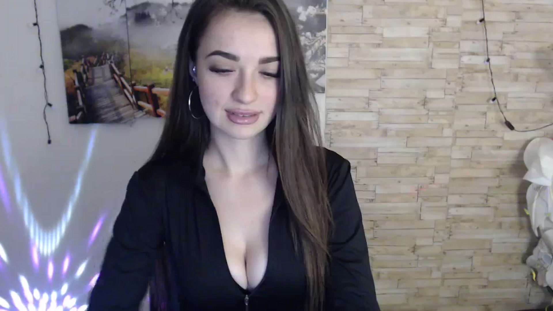 Gallery image thumbnail from Eva_Eldis's myfreecams stream on, 11/24/2023, 15:07 image 5 of 20