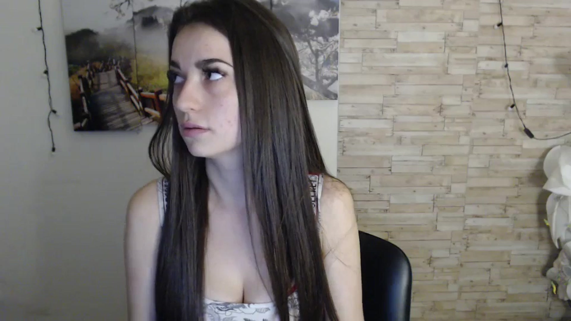 Gallery image thumbnail from Eva_Eldis's myfreecams stream on, 11/25/2023, 17:04 image 14 of 20