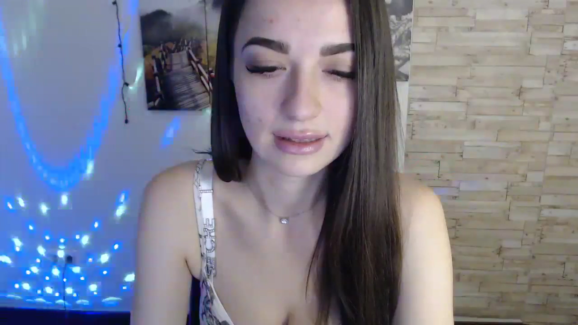 Gallery image thumbnail from Eva_Eldis's myfreecams stream on, 12/11/2023, 16:51 image 16 of 20