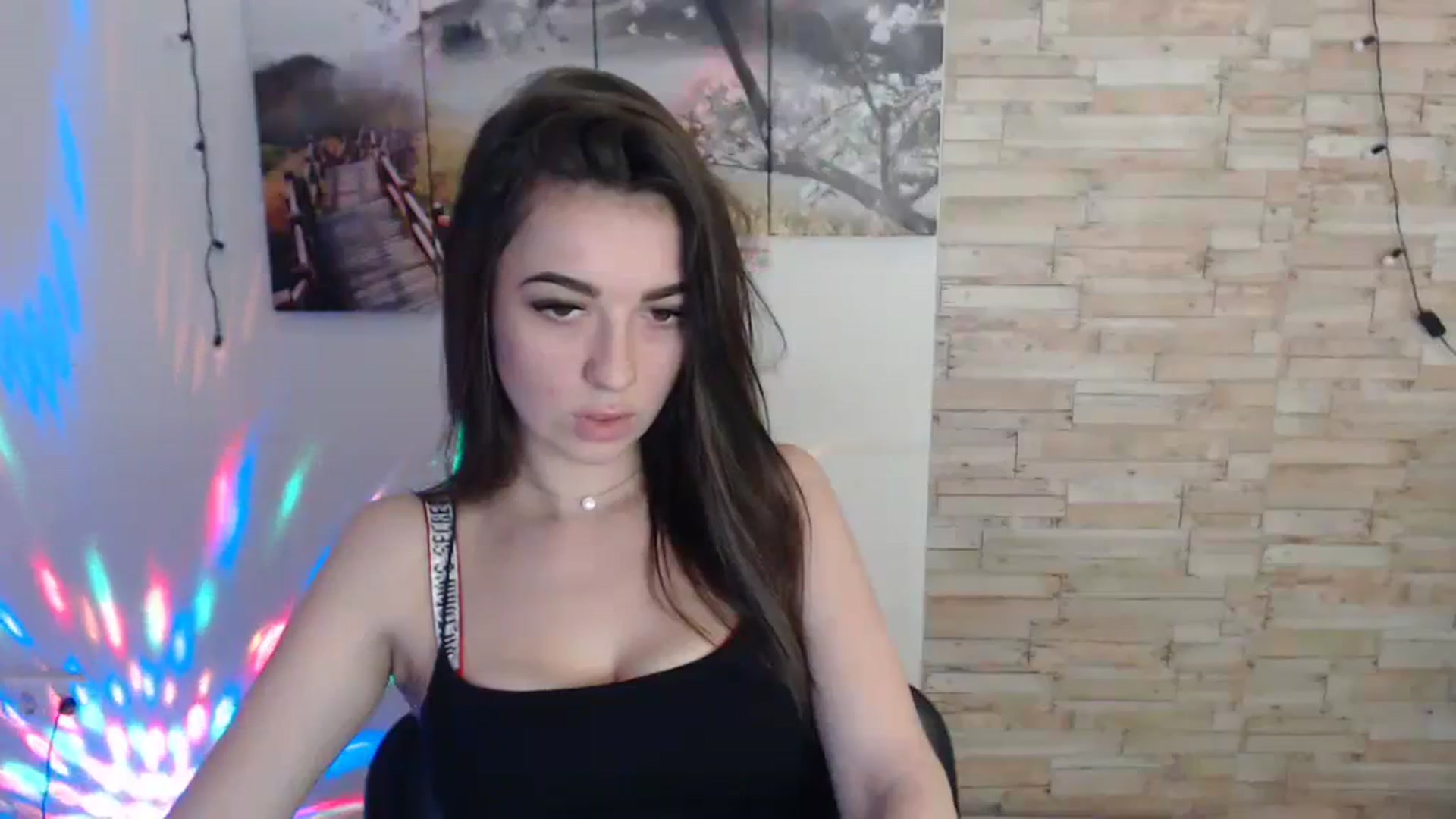 Gallery image thumbnail from Eva_Eldis's myfreecams stream on, 12/12/2023, 15:45 image 19 of 20