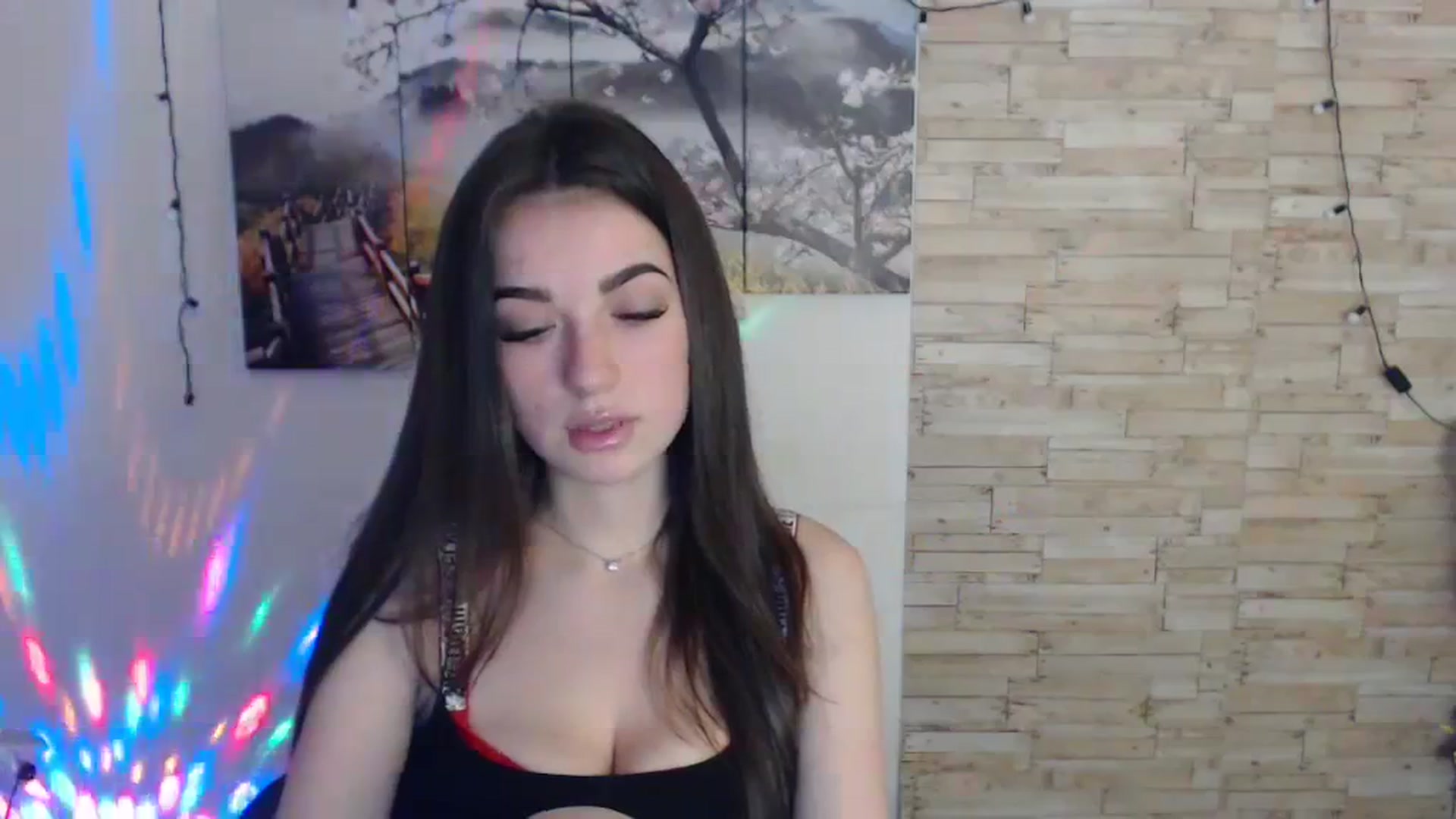 Gallery image thumbnail from Eva_Eldis's myfreecams stream on, 12/12/2023, 15:45 image 9 of 20
