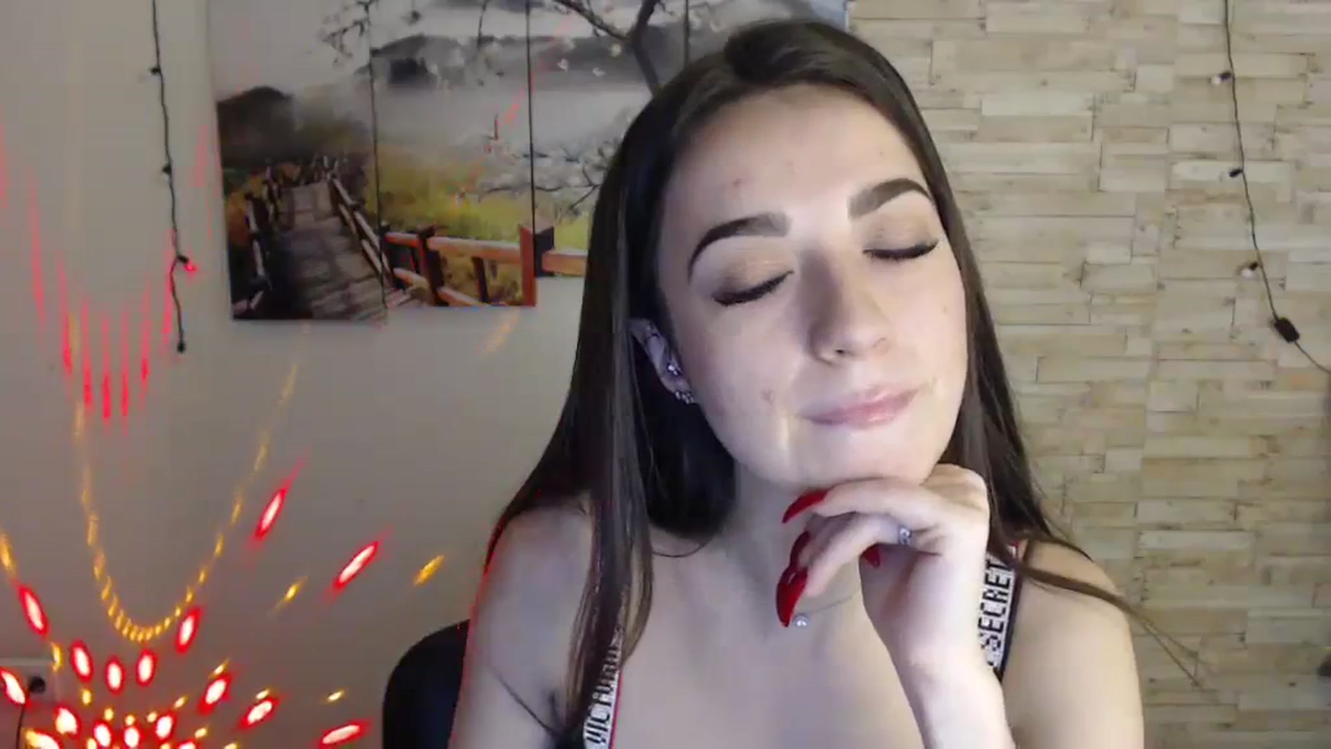 Gallery image thumbnail from Eva_Eldis's myfreecams stream on, 12/12/2023, 17:15 image 5 of 20