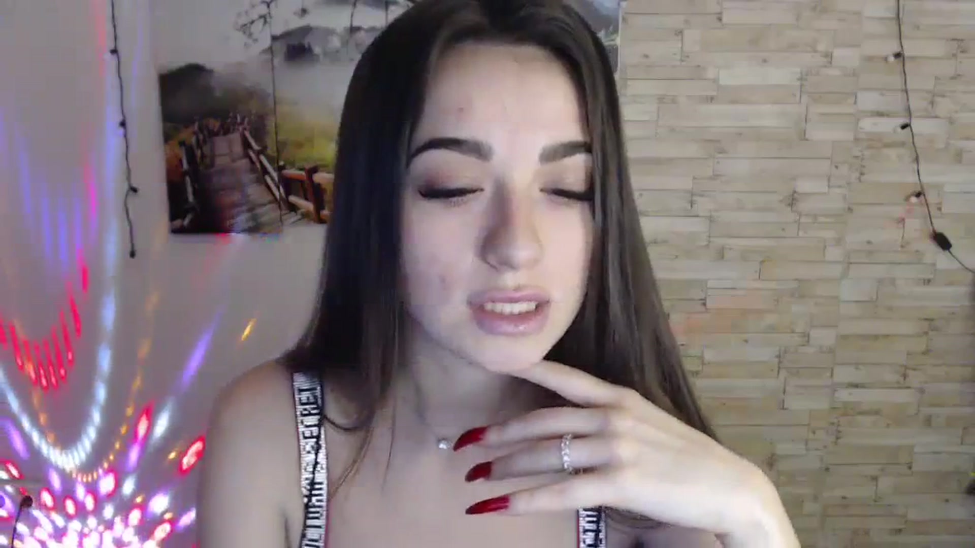 Gallery image thumbnail from Eva_Eldis's myfreecams stream on, 12/12/2023, 17:15 image 11 of 20