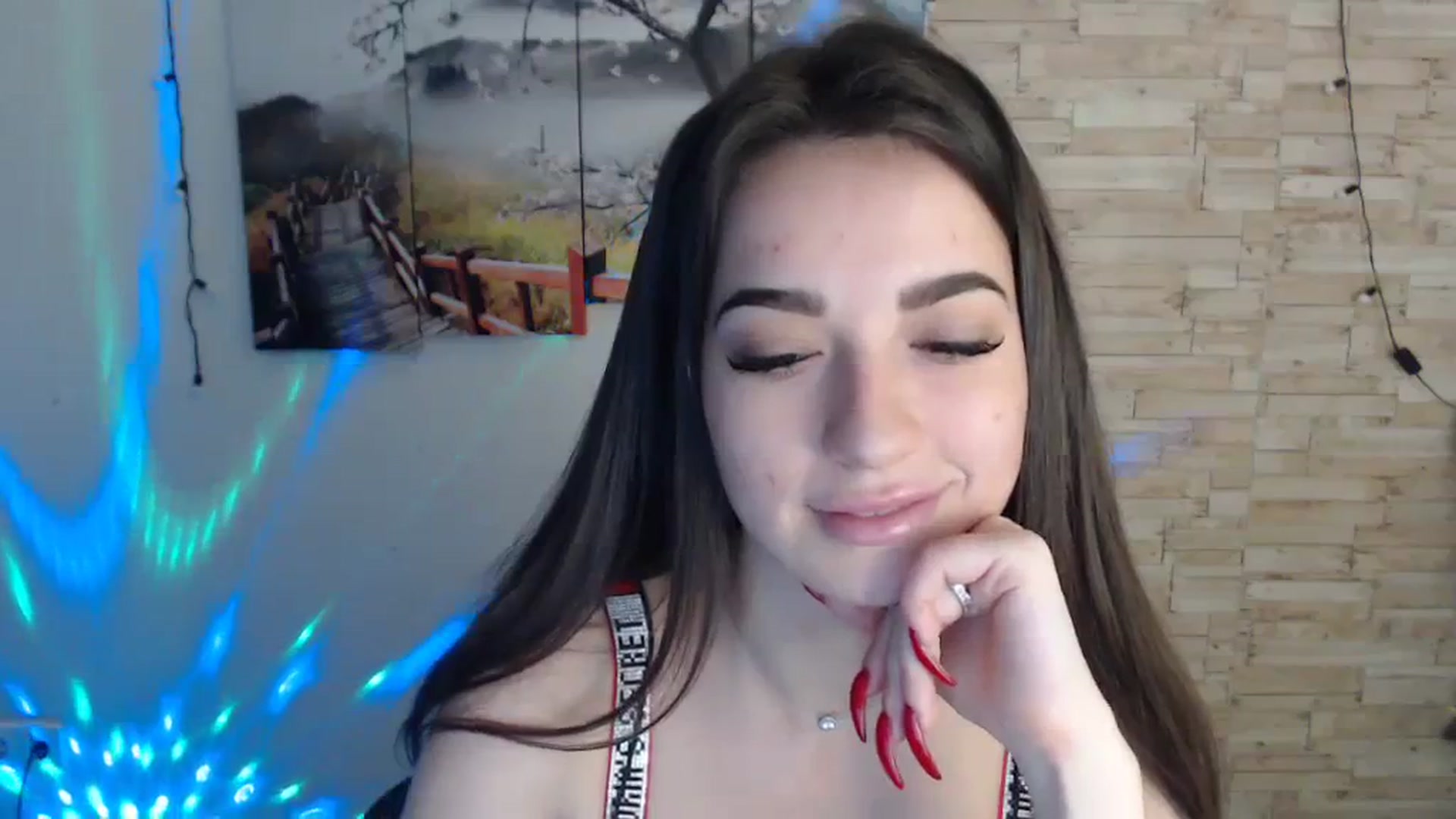 Gallery image thumbnail from Eva_Eldis's myfreecams stream on, 12/12/2023, 17:37 image 13 of 20
