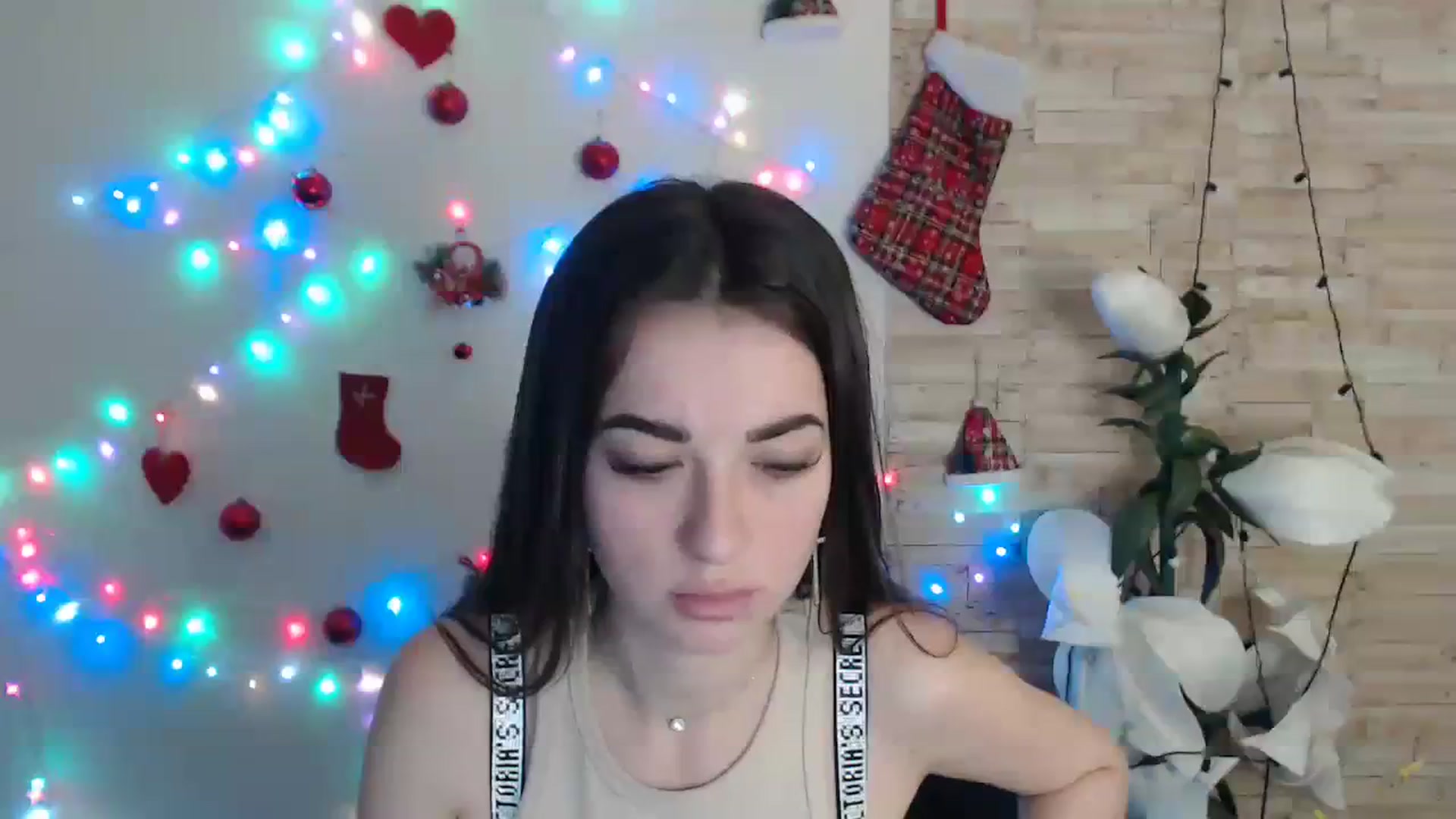 Gallery image thumbnail from Eva_Eldis's myfreecams stream on, 12/18/2023, 14:44 image 1 of 20