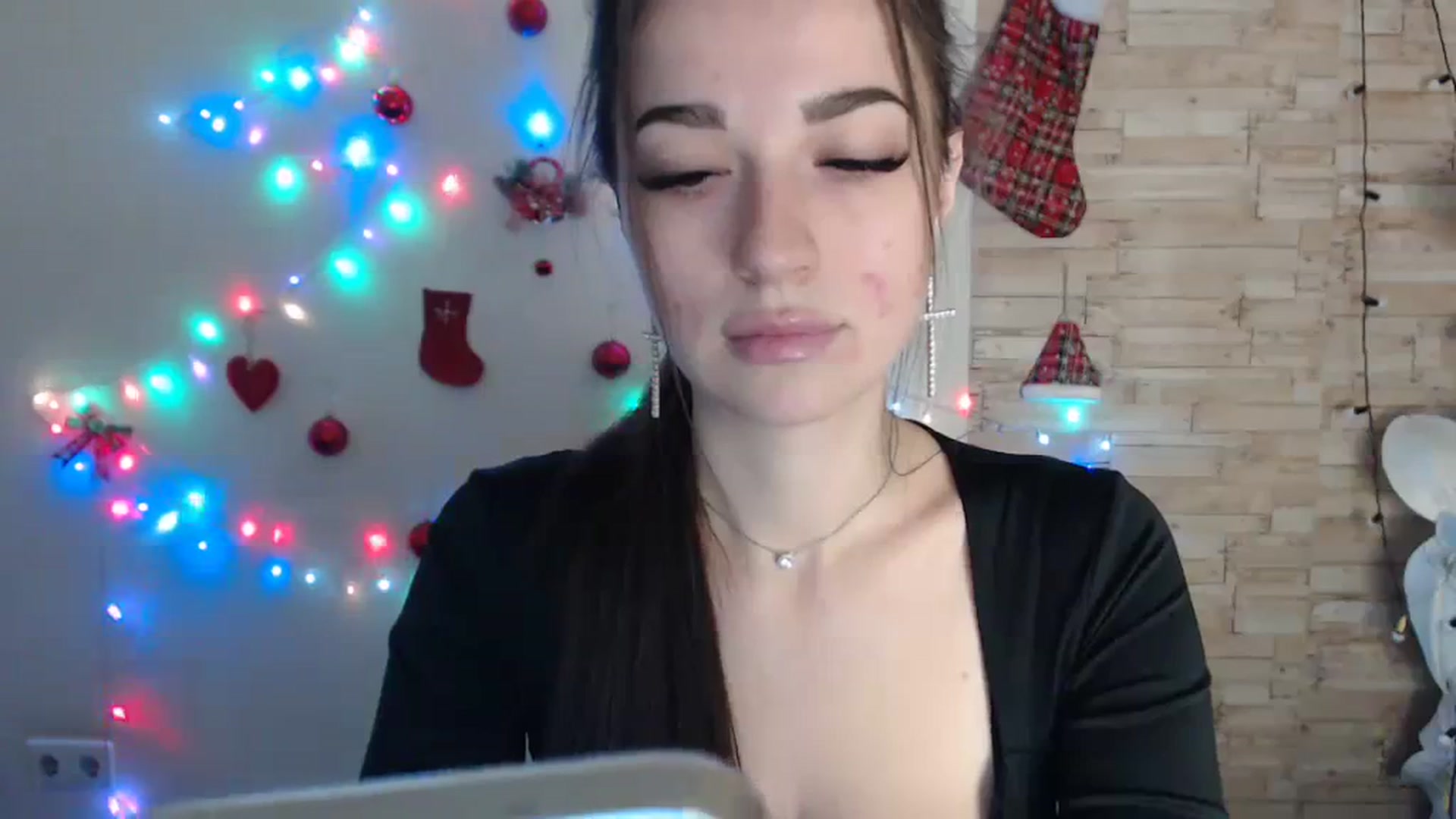 Gallery image thumbnail from Eva_Eldis's myfreecams stream on, 01/16/2024, 16:49 image 9 of 20