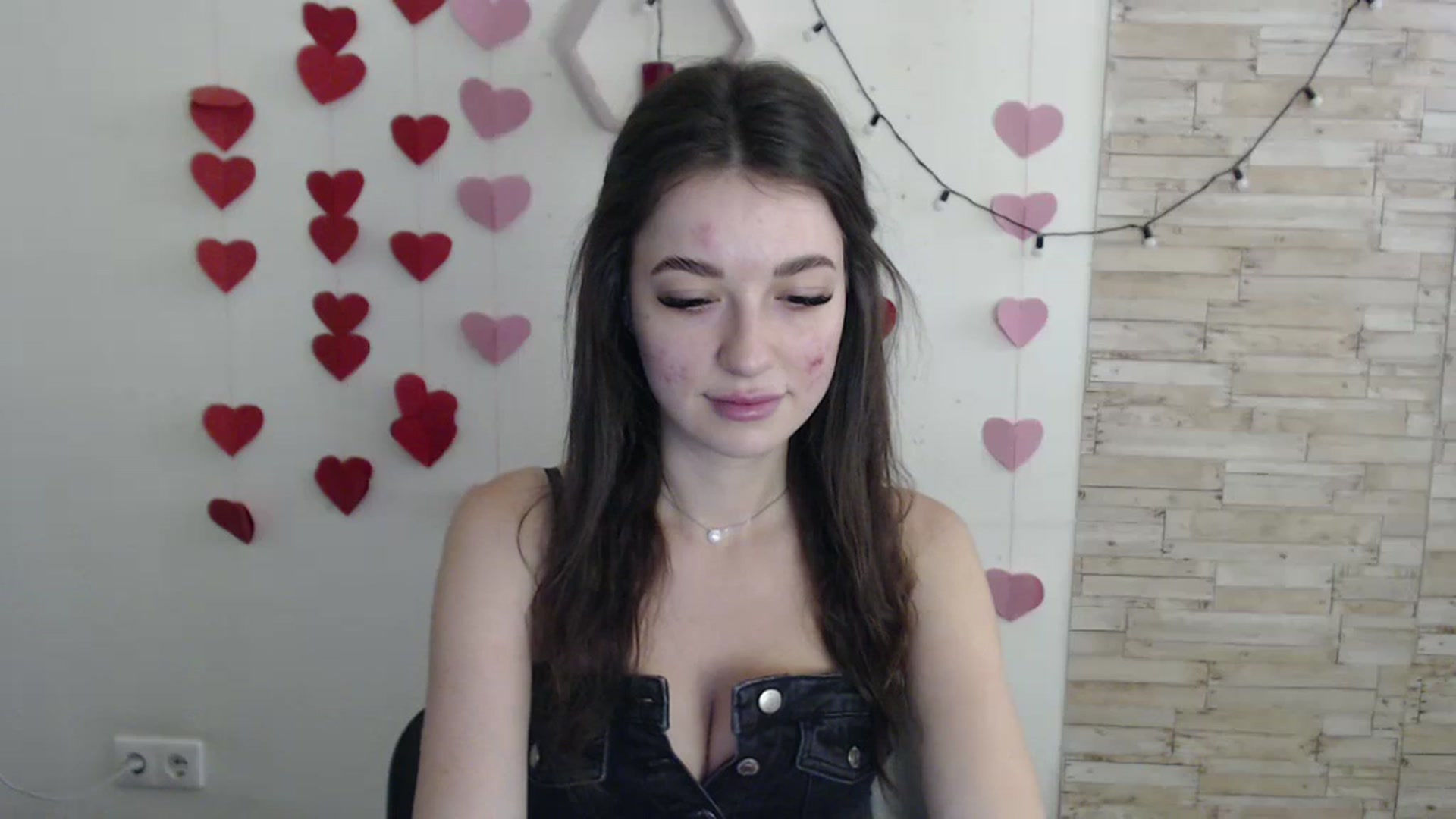 Gallery image thumbnail from Eva_Eldis's myfreecams stream on, 06/05/2024, 11:06 image 14 of 20