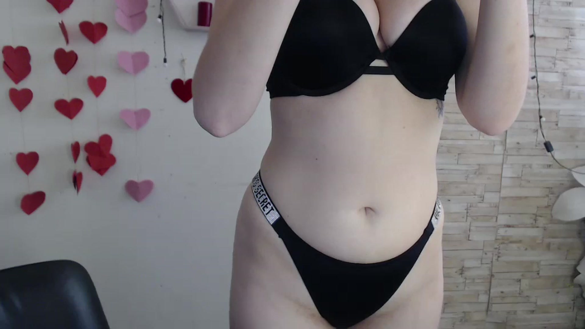 Gallery image thumbnail from Eva_Eldis's myfreecams stream on, 06/24/2024, 09:03 image 18 of 20